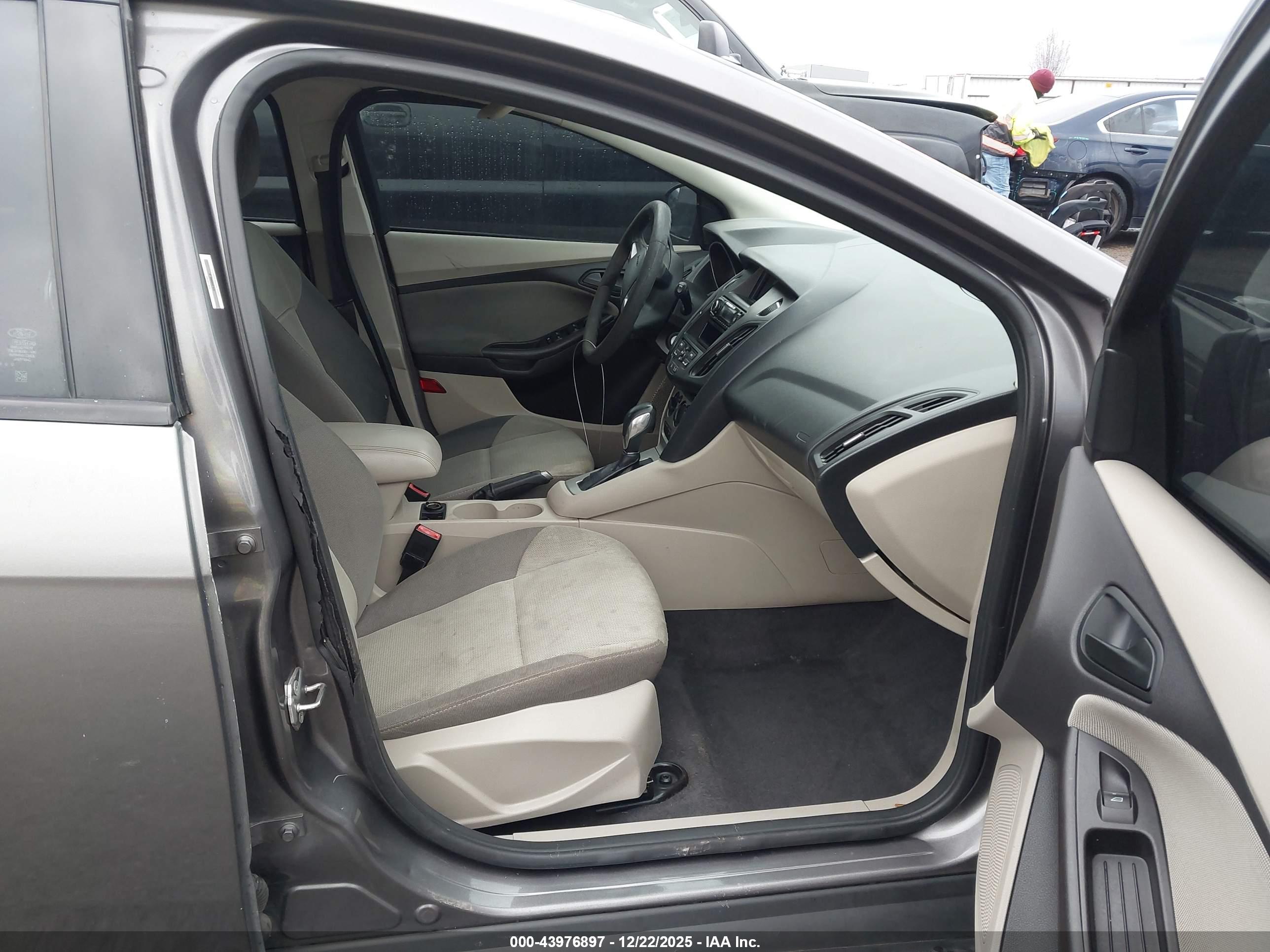 FORD FOCUS image 5
