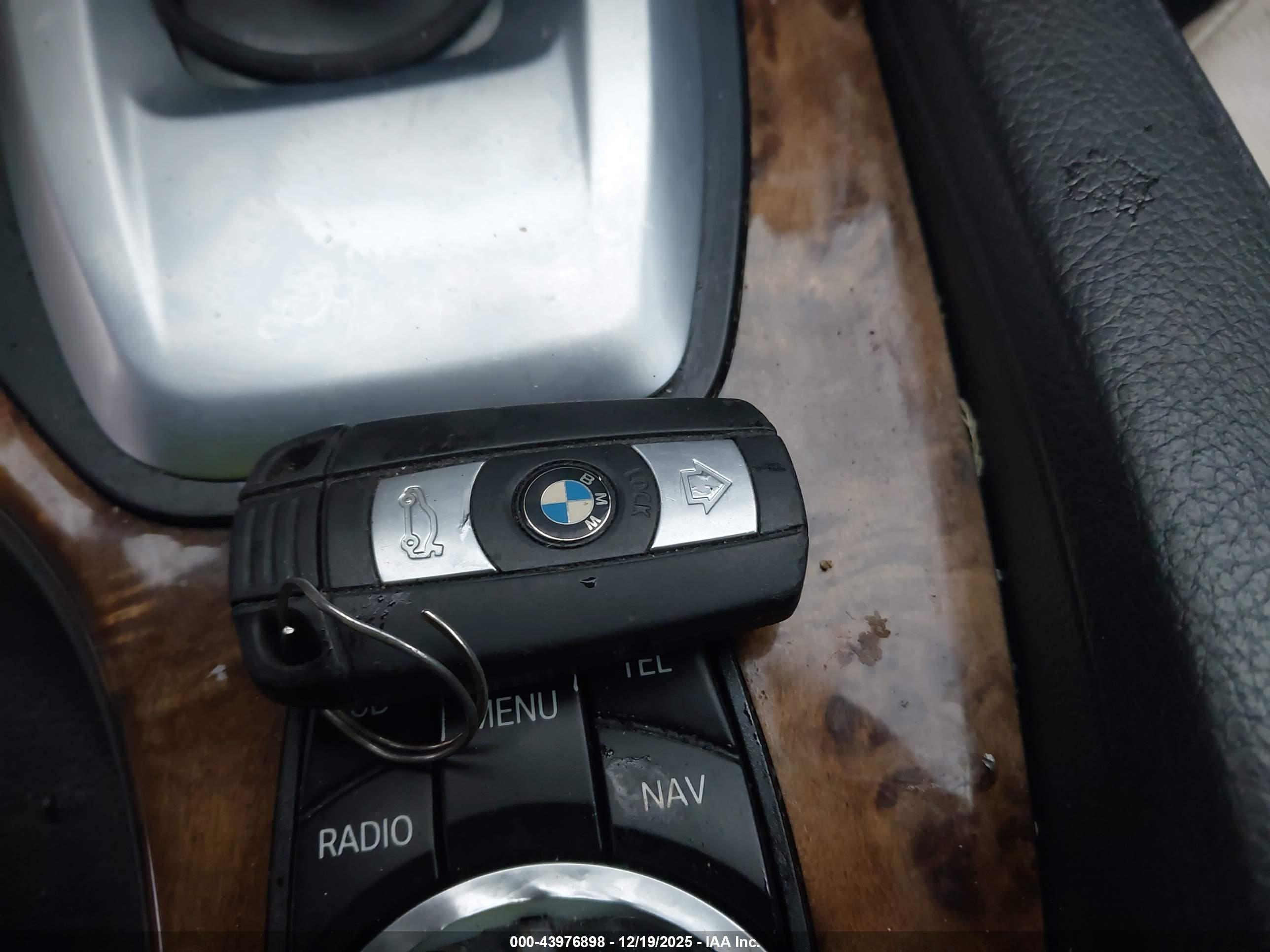BMW 528I image 11