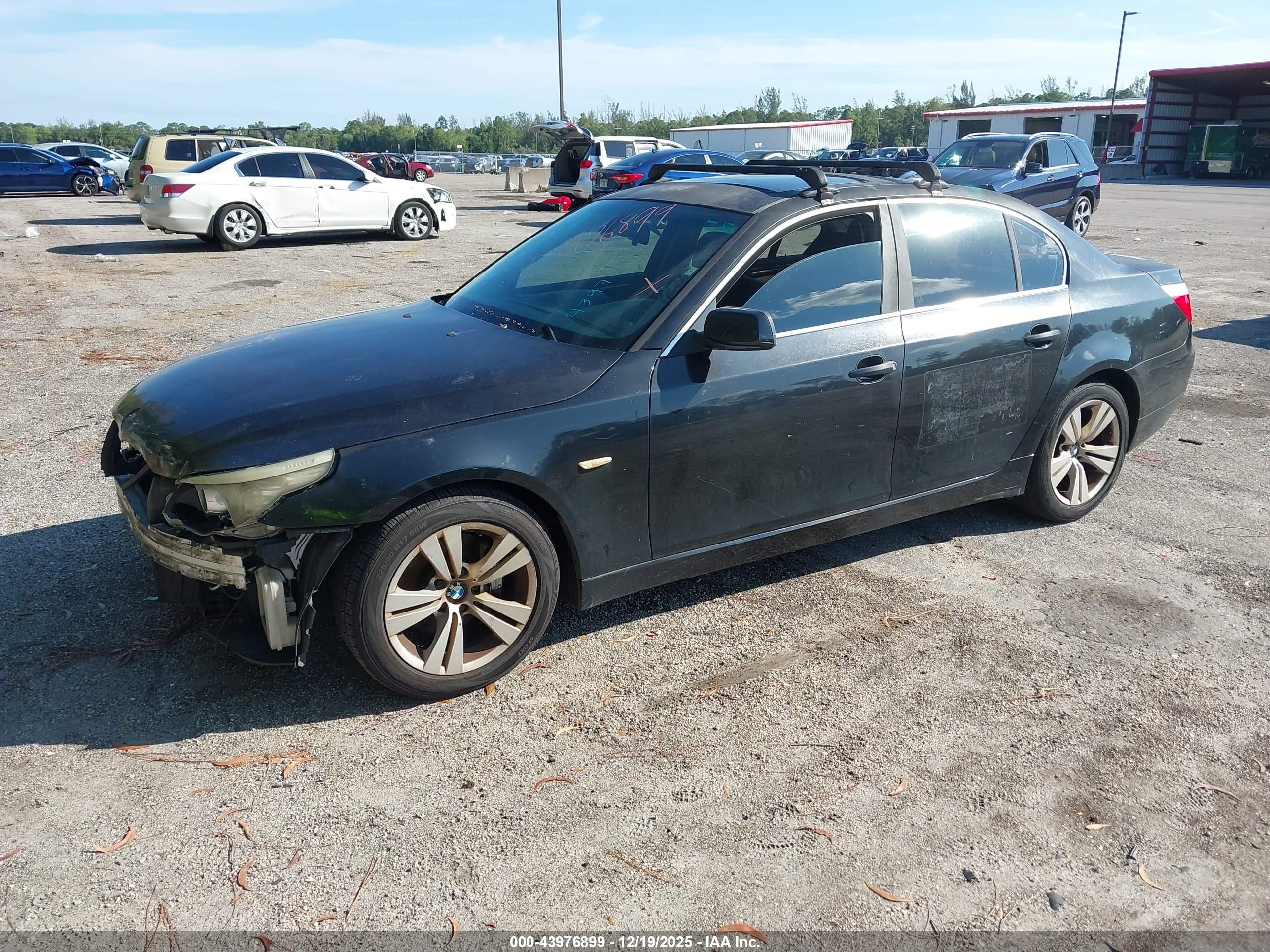 BMW 528I image 2