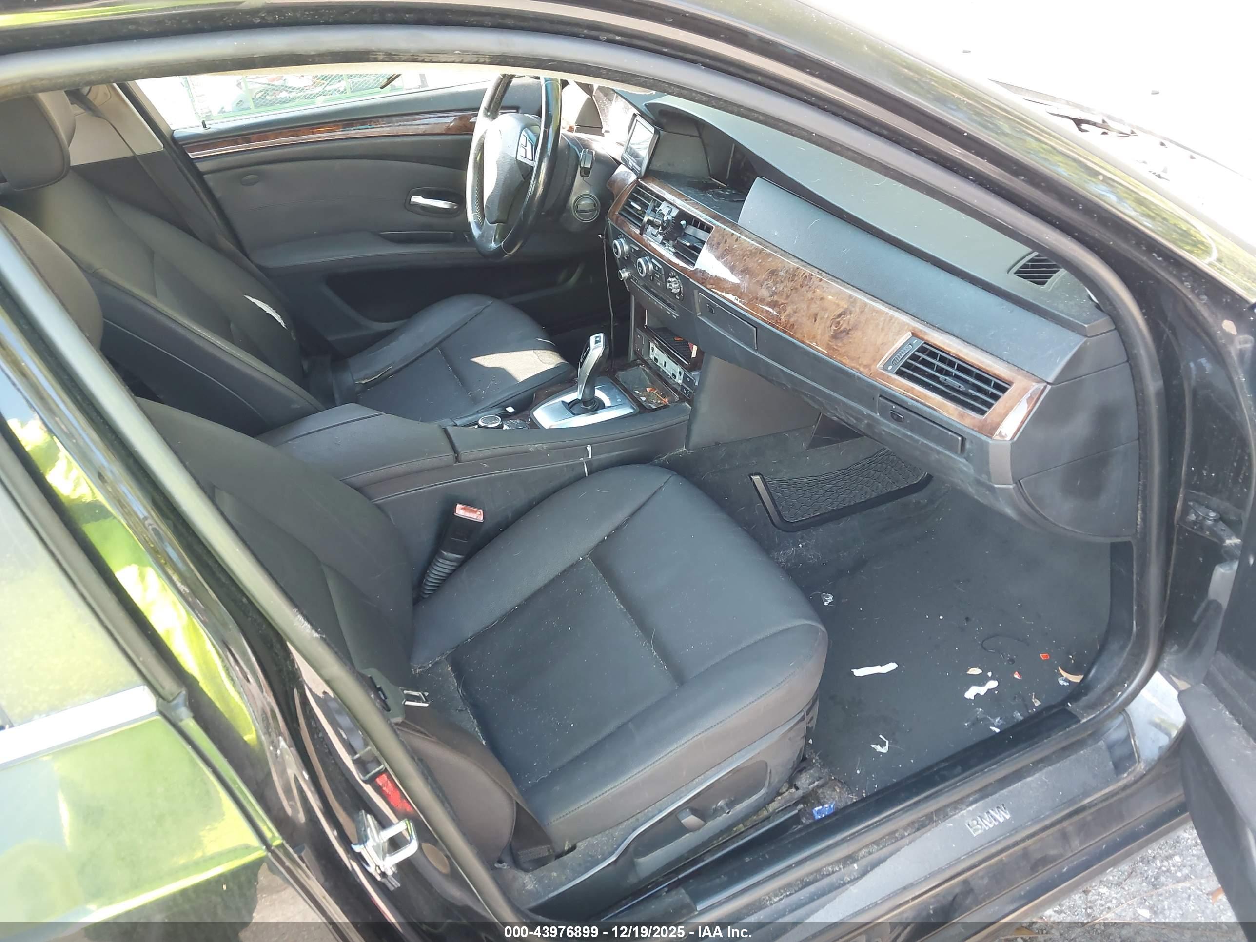 BMW 528I image 5