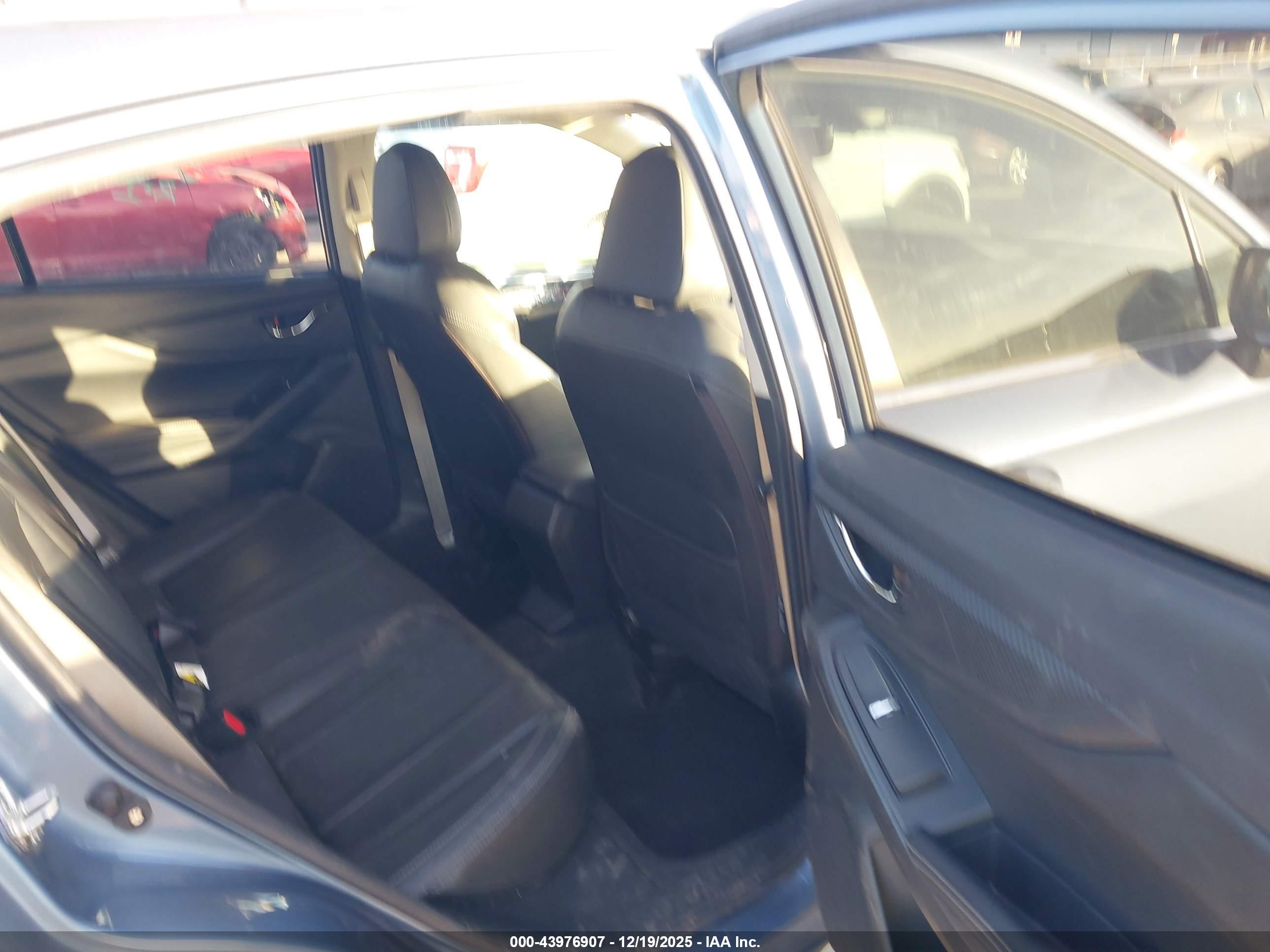 SUBARU CROSSTREK image 8