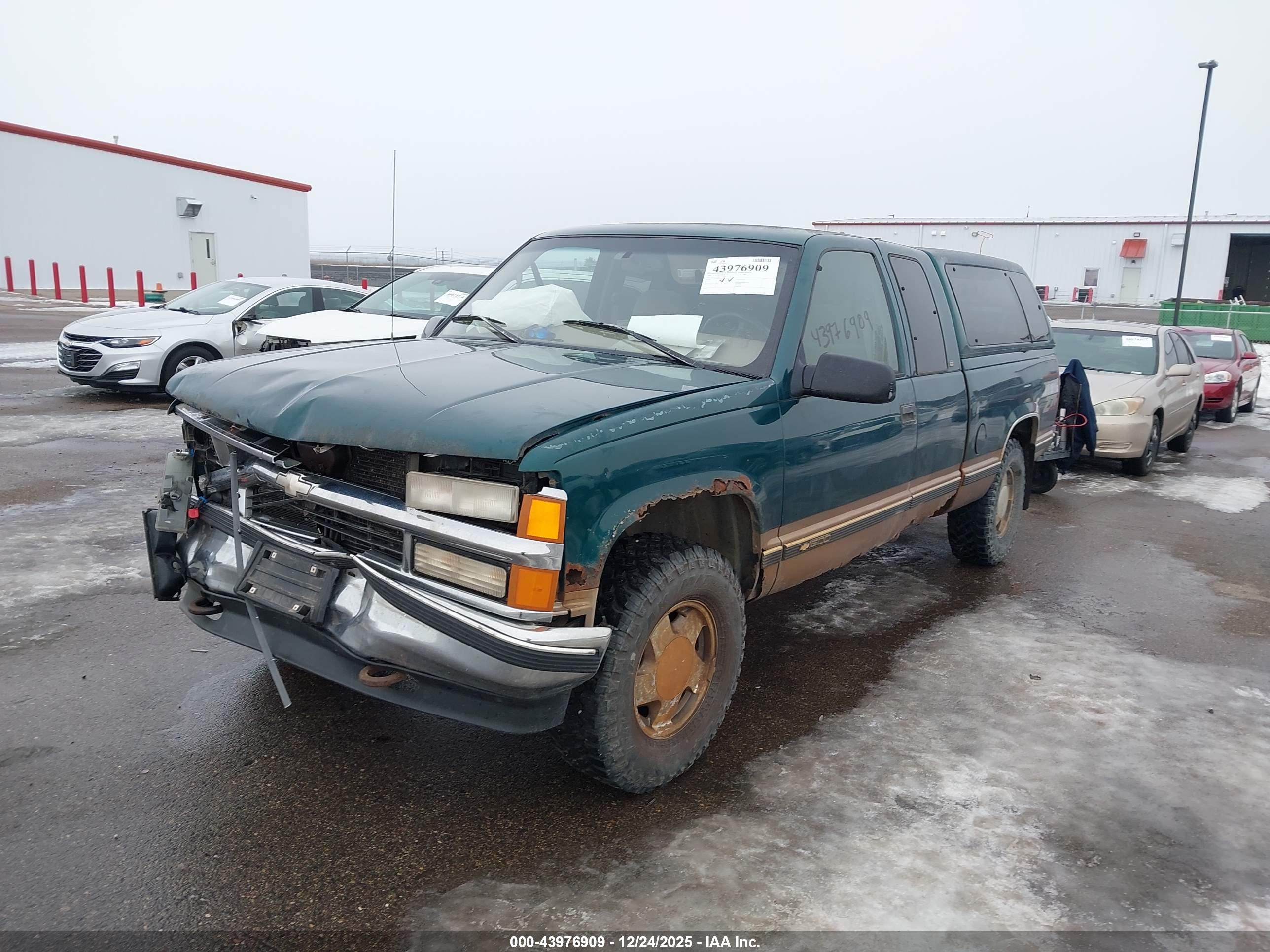 CHEVROLET K1500 image 2