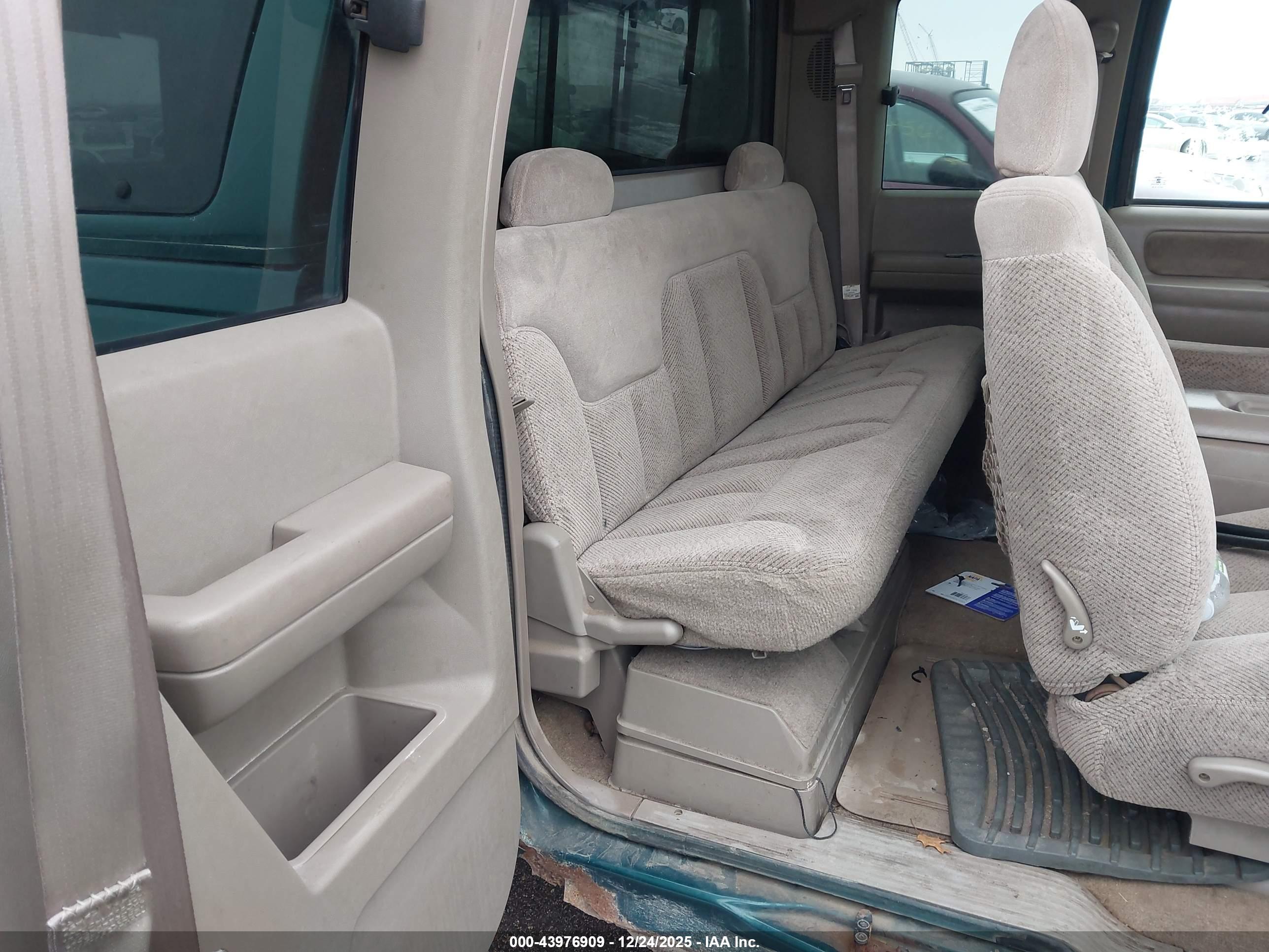CHEVROLET K1500 image 8