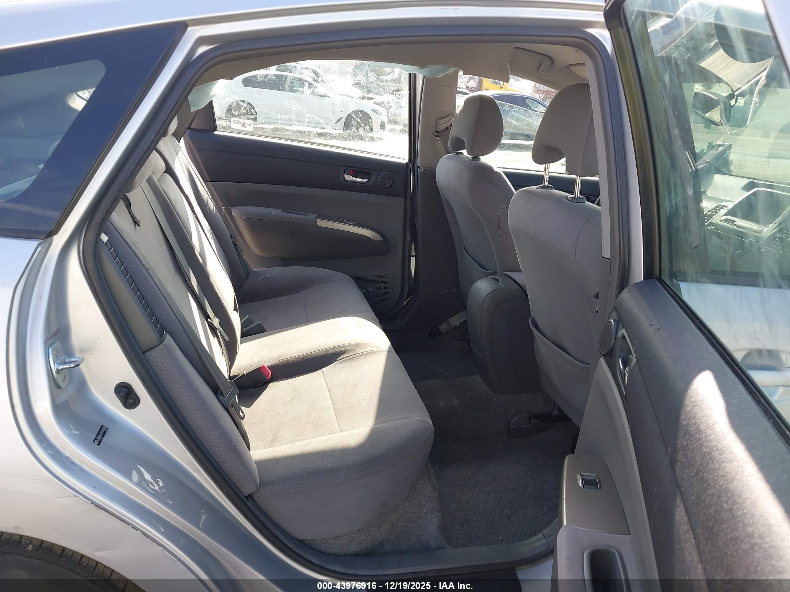 TOYOTA PRIUS image 8