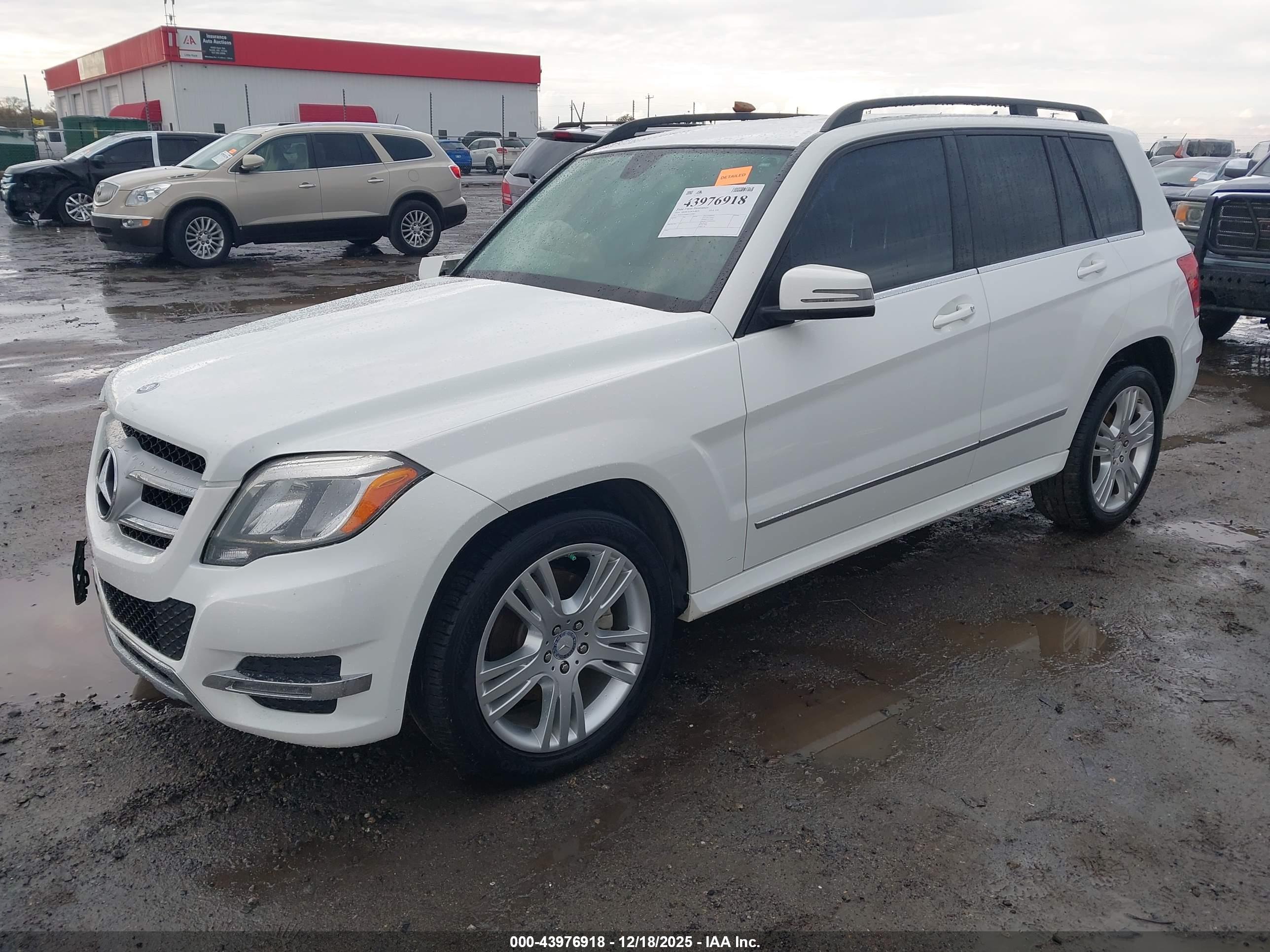 MERCEDES-BENZ GLK image 2