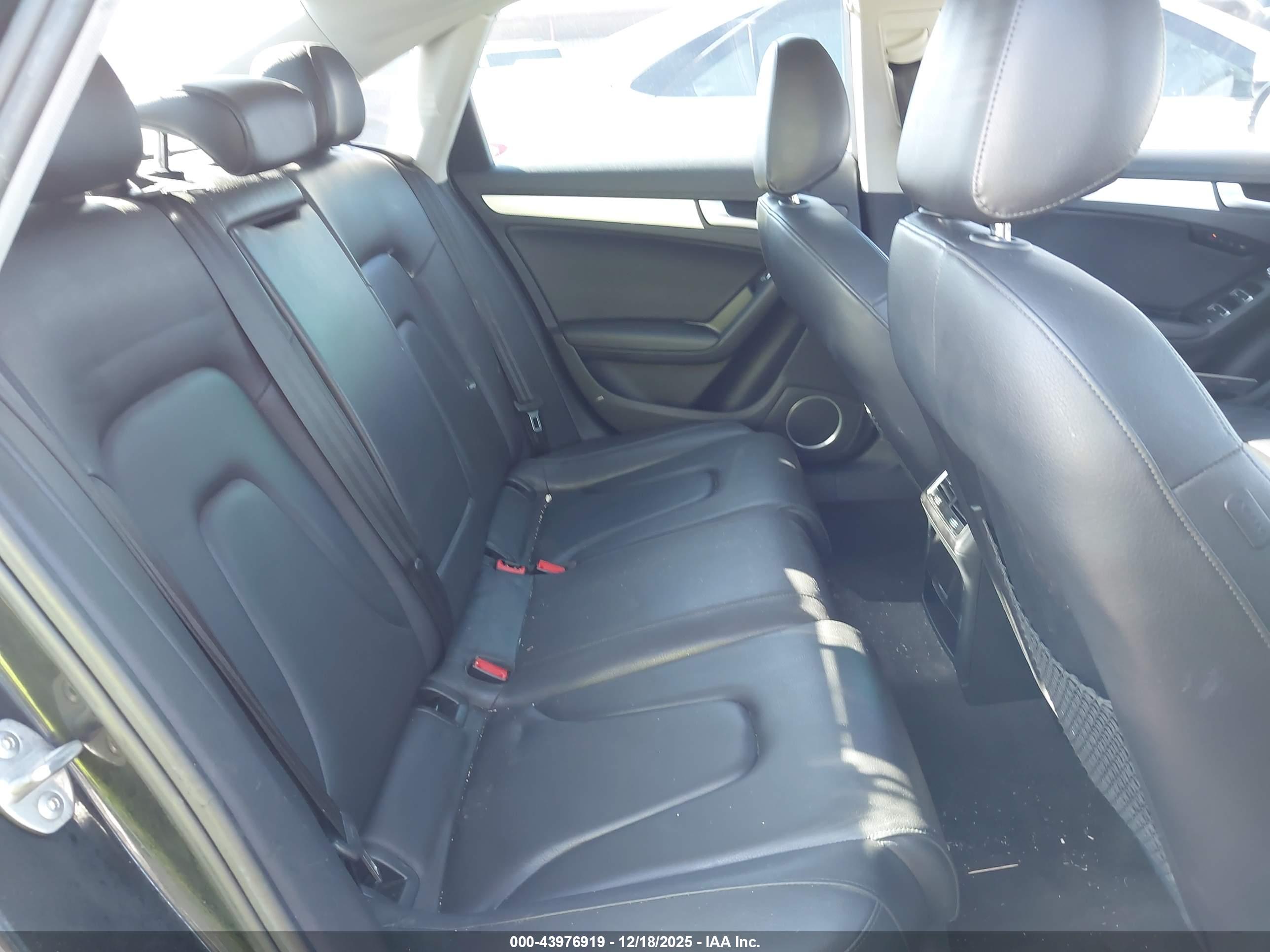 AUDI A4 image 8