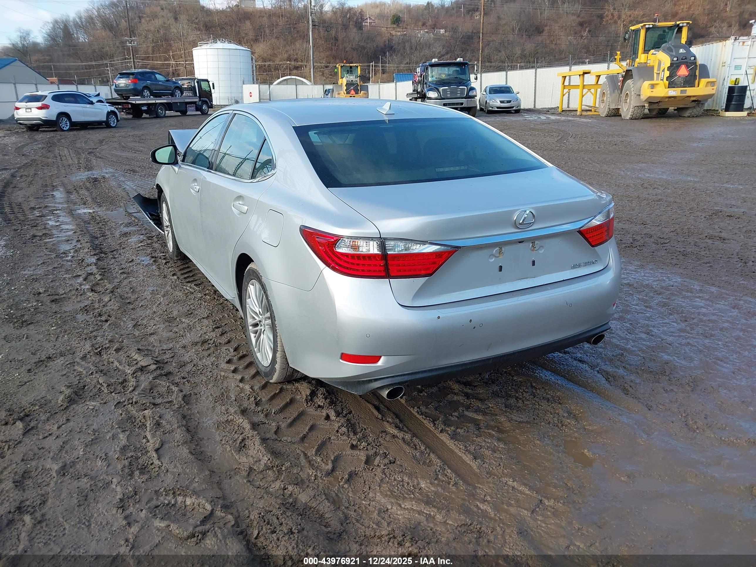 LEXUS ES image 3