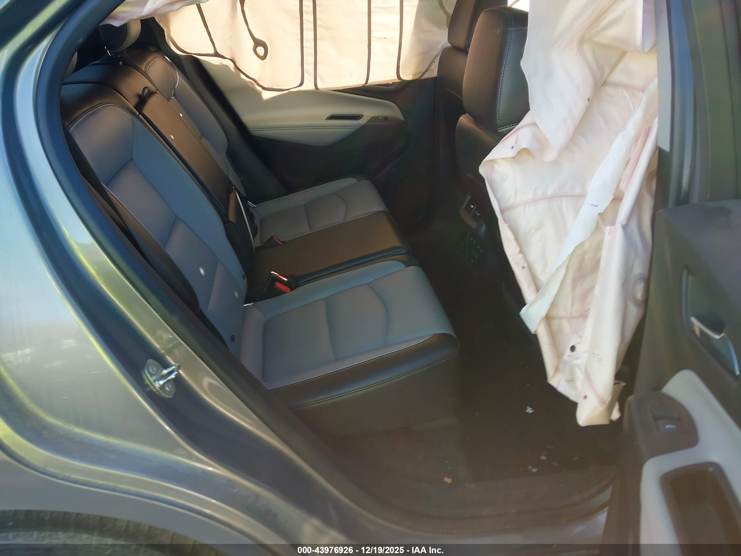 CHEVROLET EQUINOX image 8