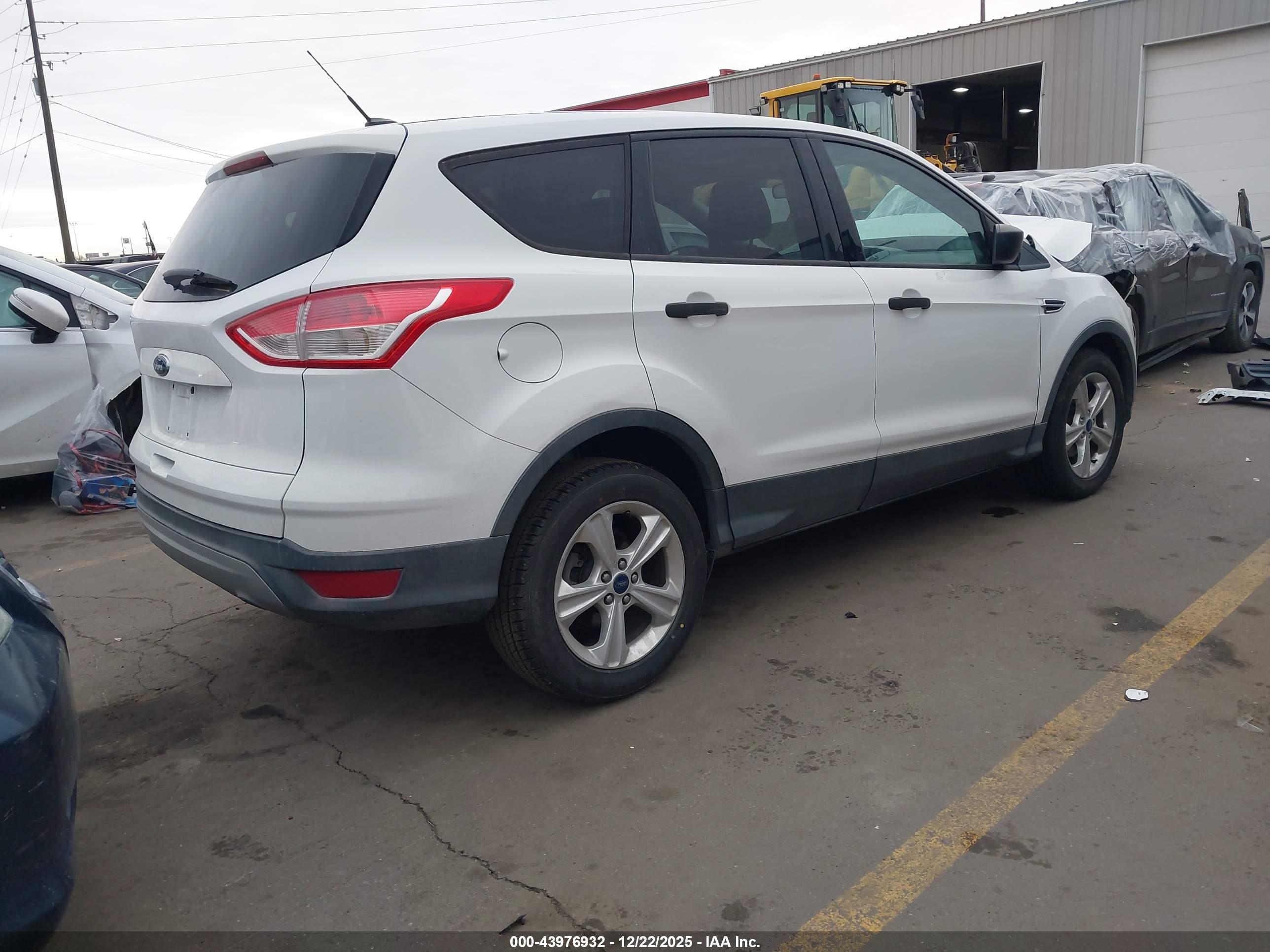 FORD ESCAPE image 4