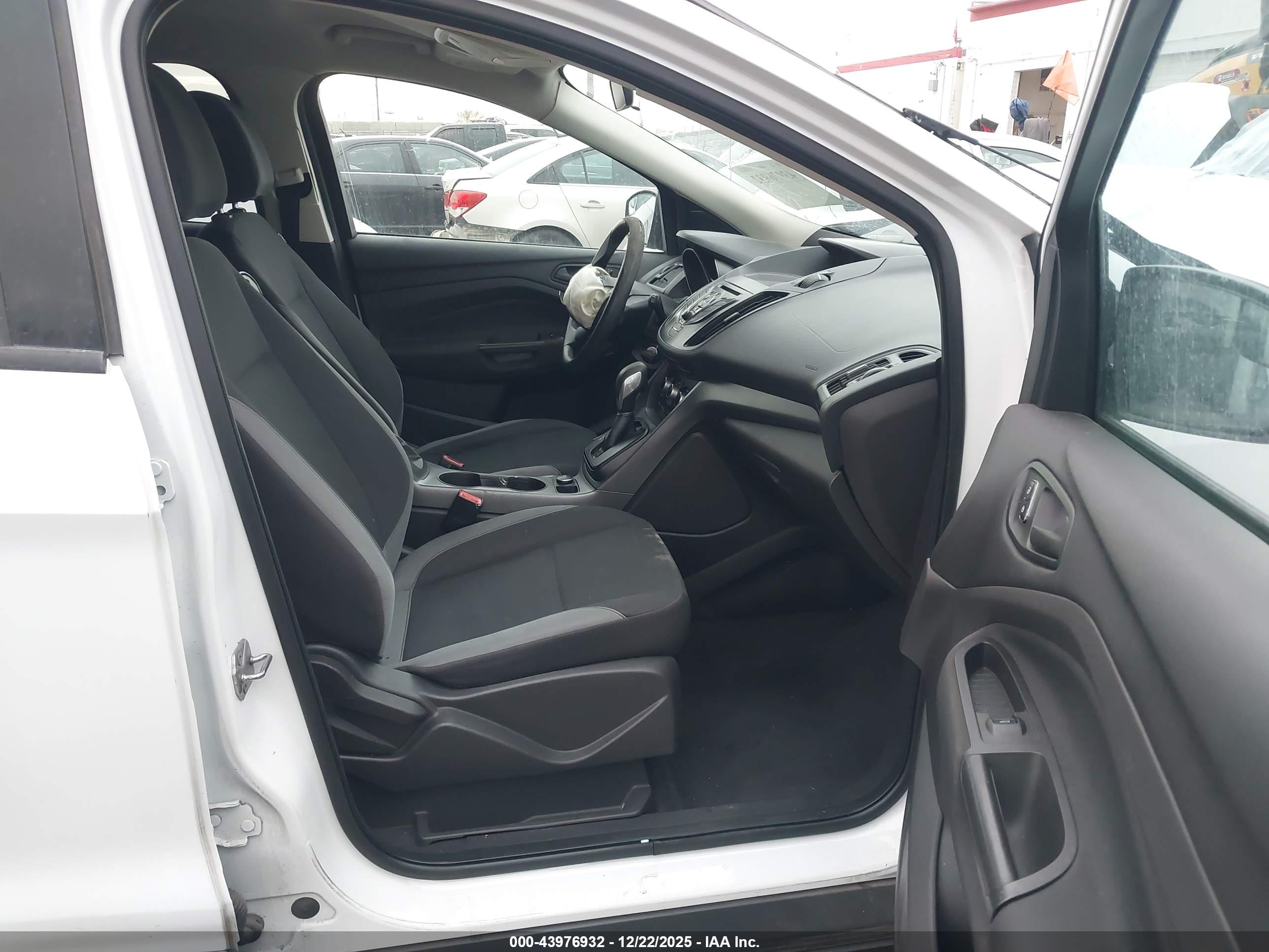 FORD ESCAPE image 5