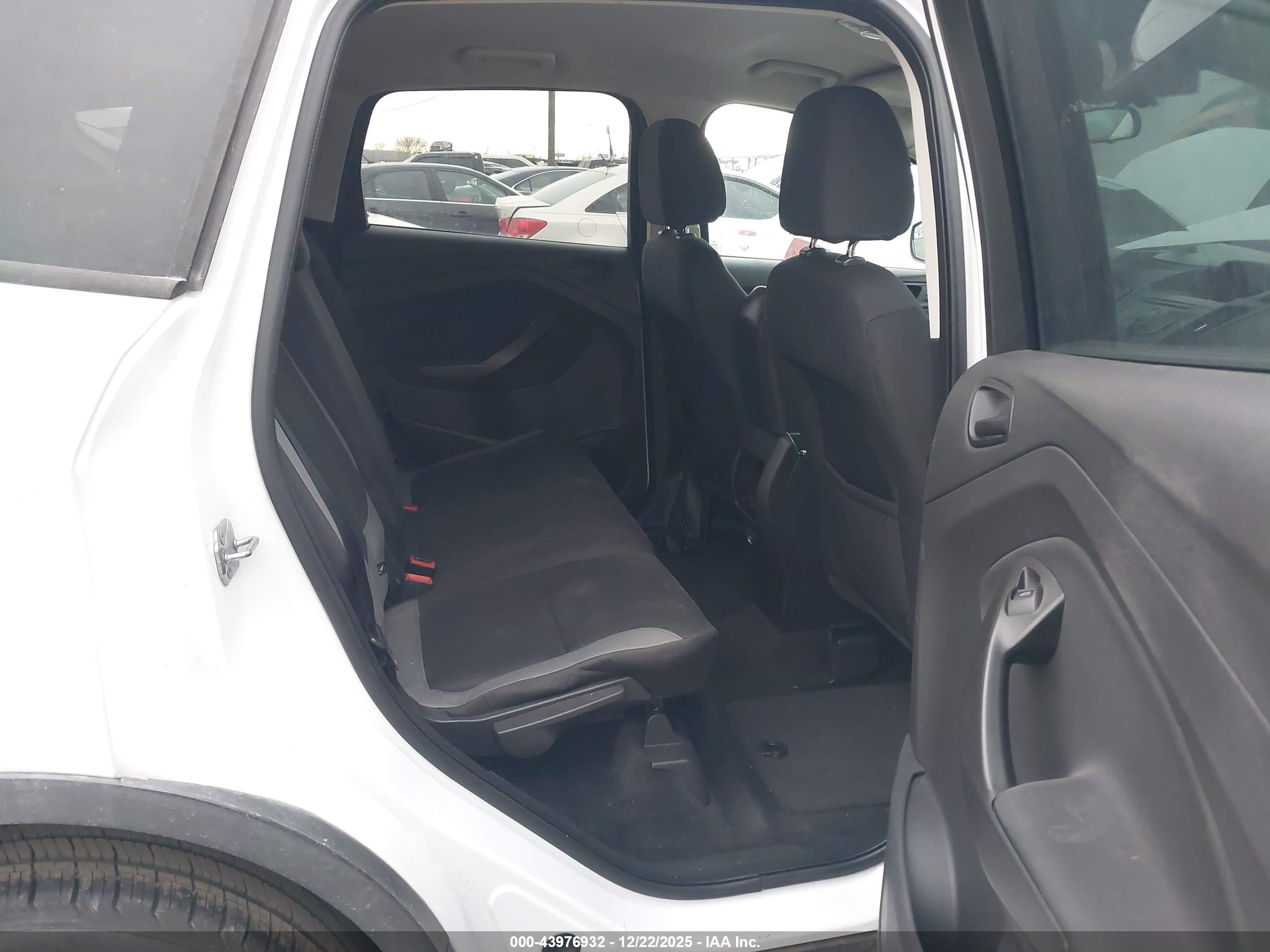 FORD ESCAPE image 8