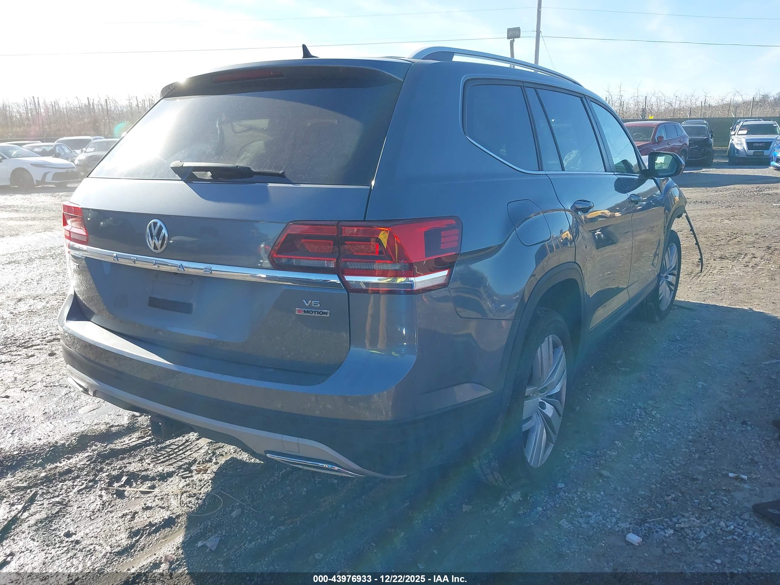 VOLKSWAGEN ATLAS image 4