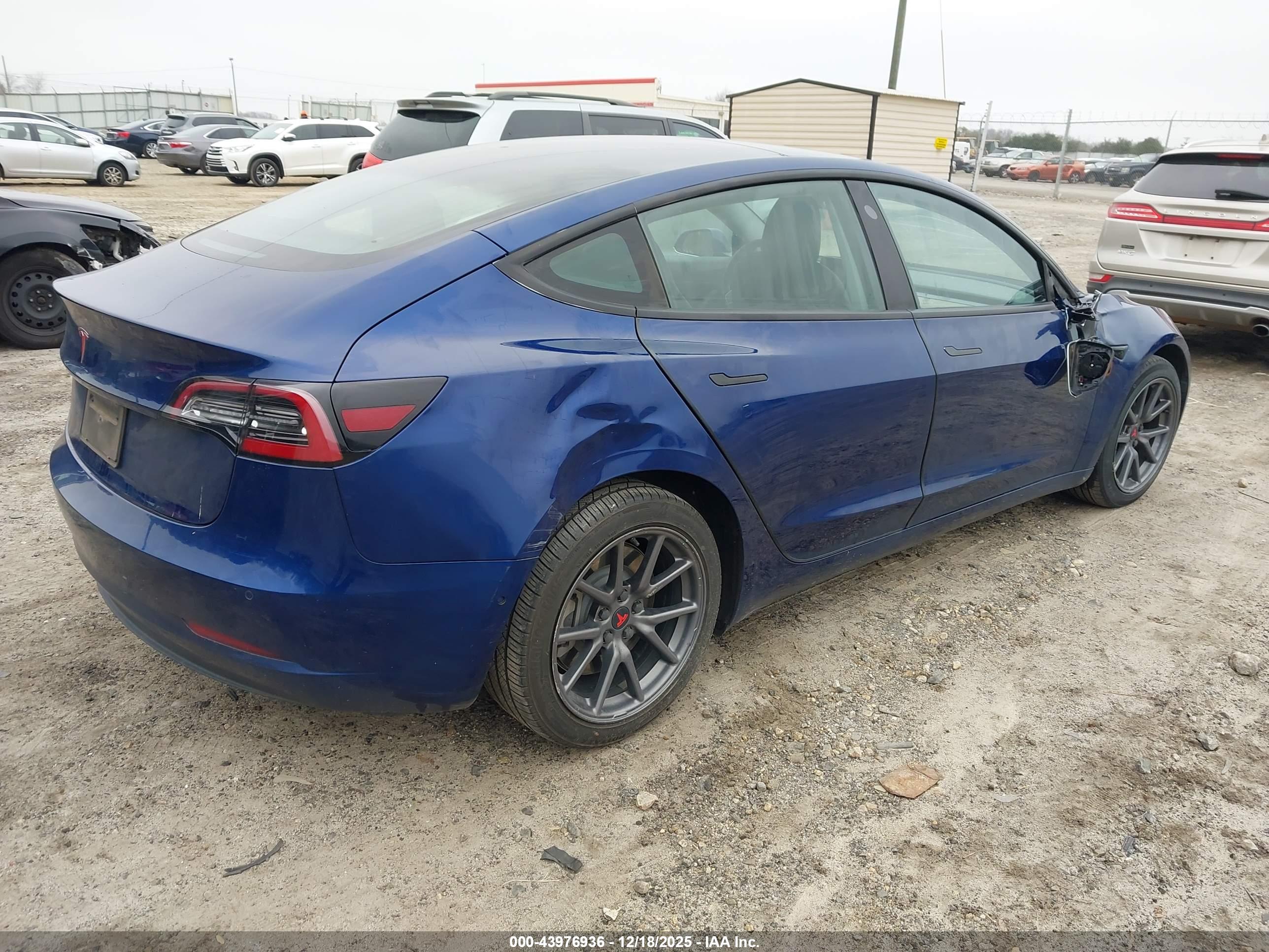 TESLA MODEL image 4