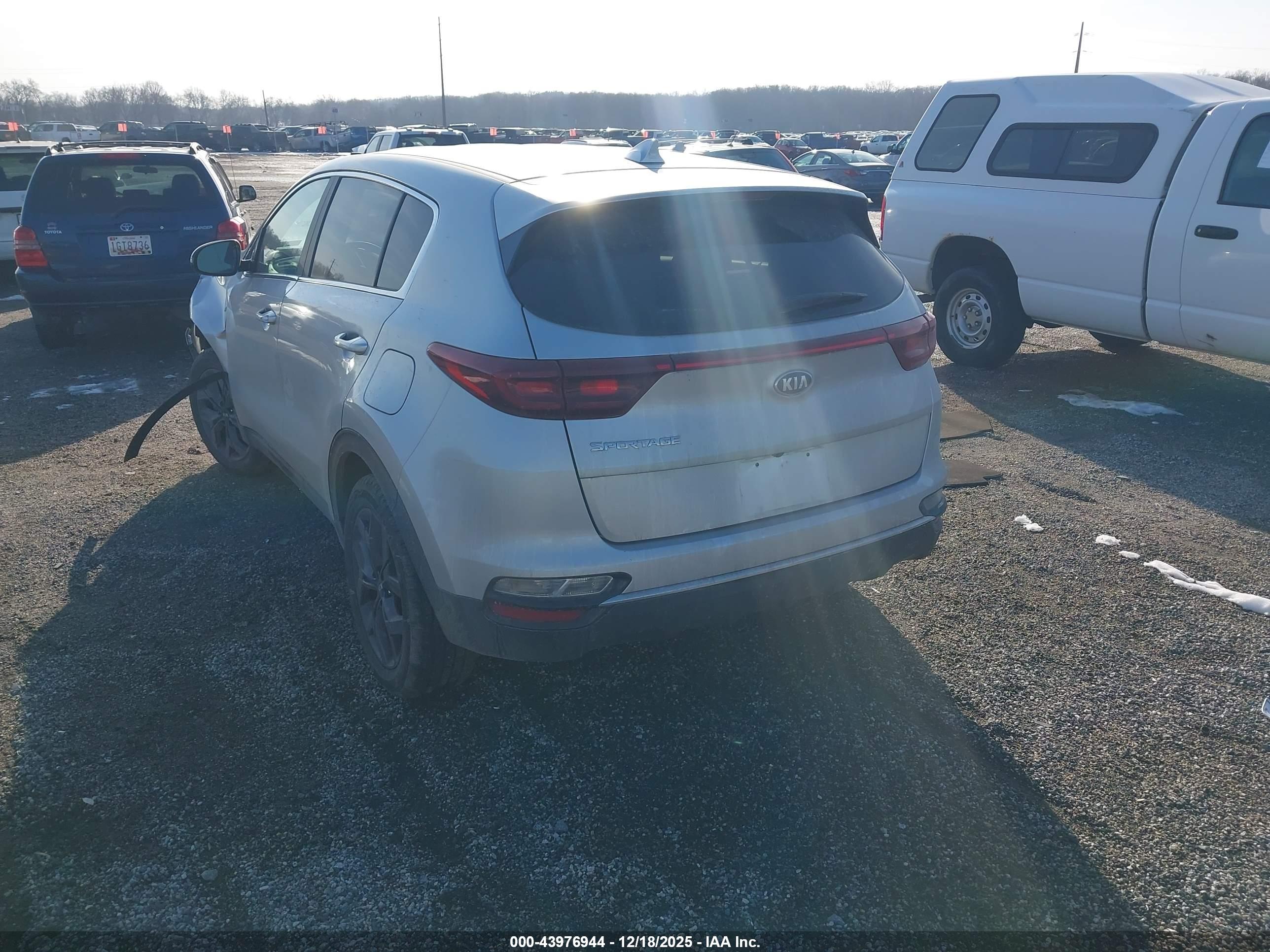 KIA SPORTAGE image 3