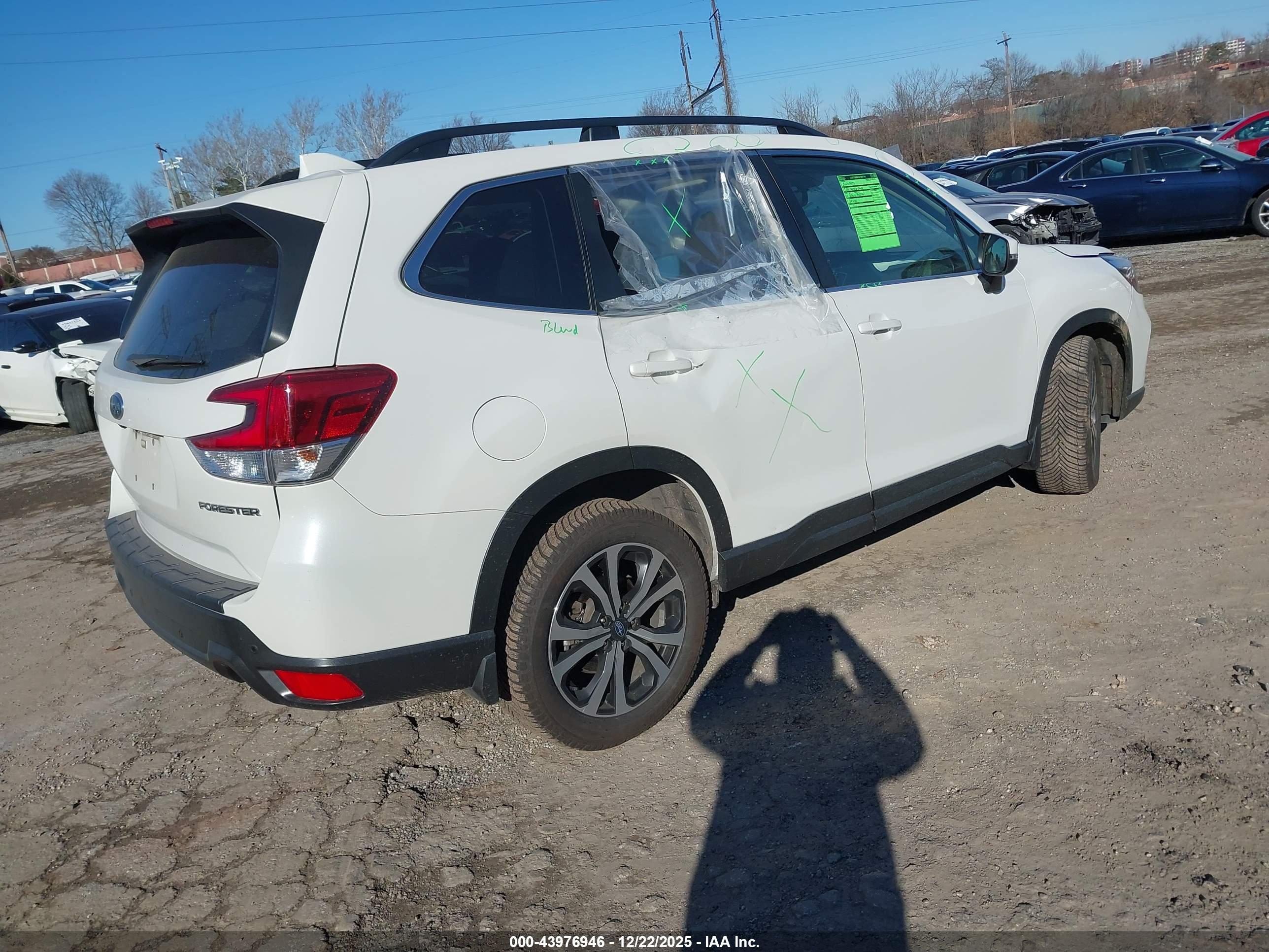 SUBARU FORESTER image 4