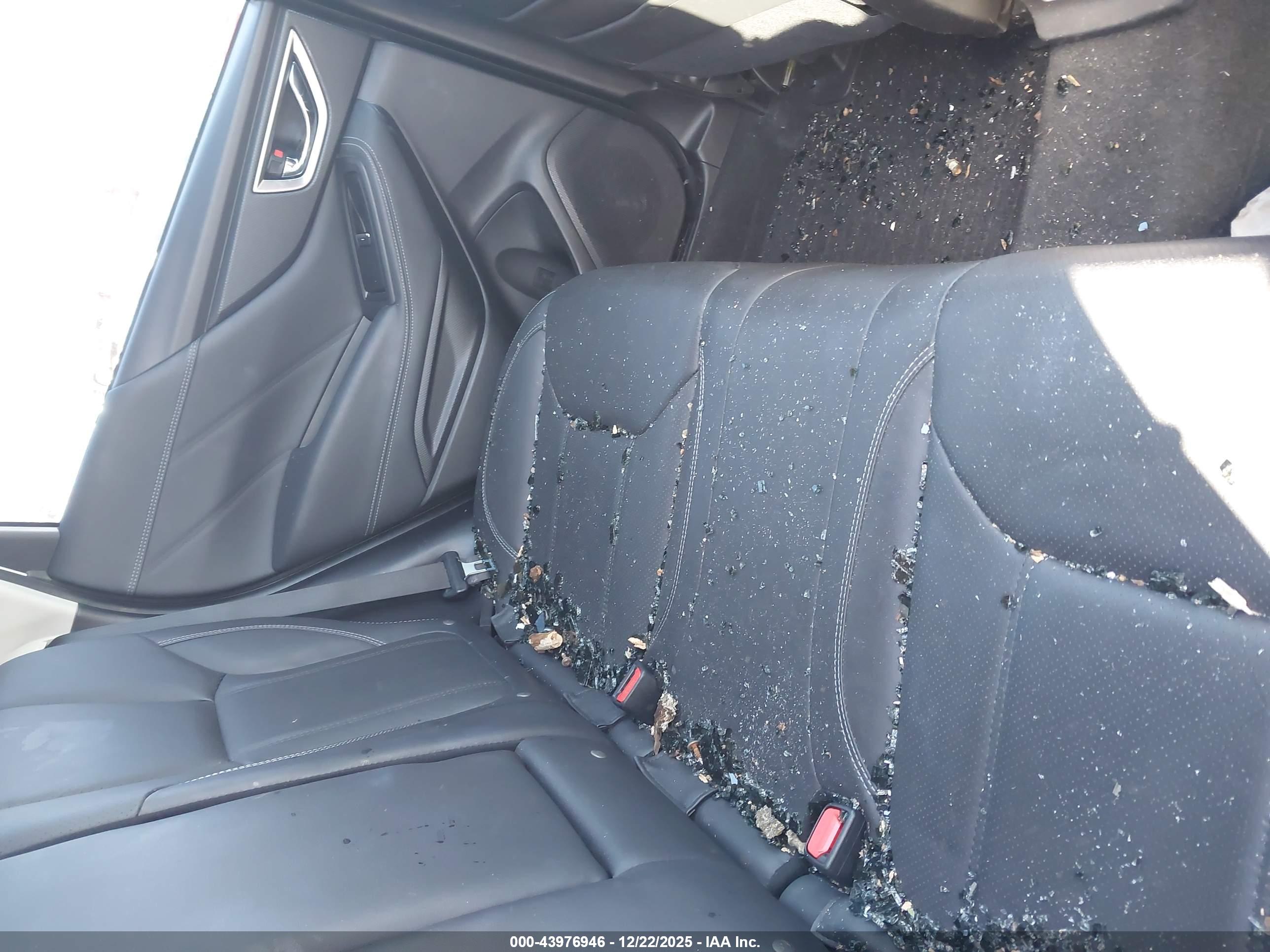 SUBARU FORESTER image 8