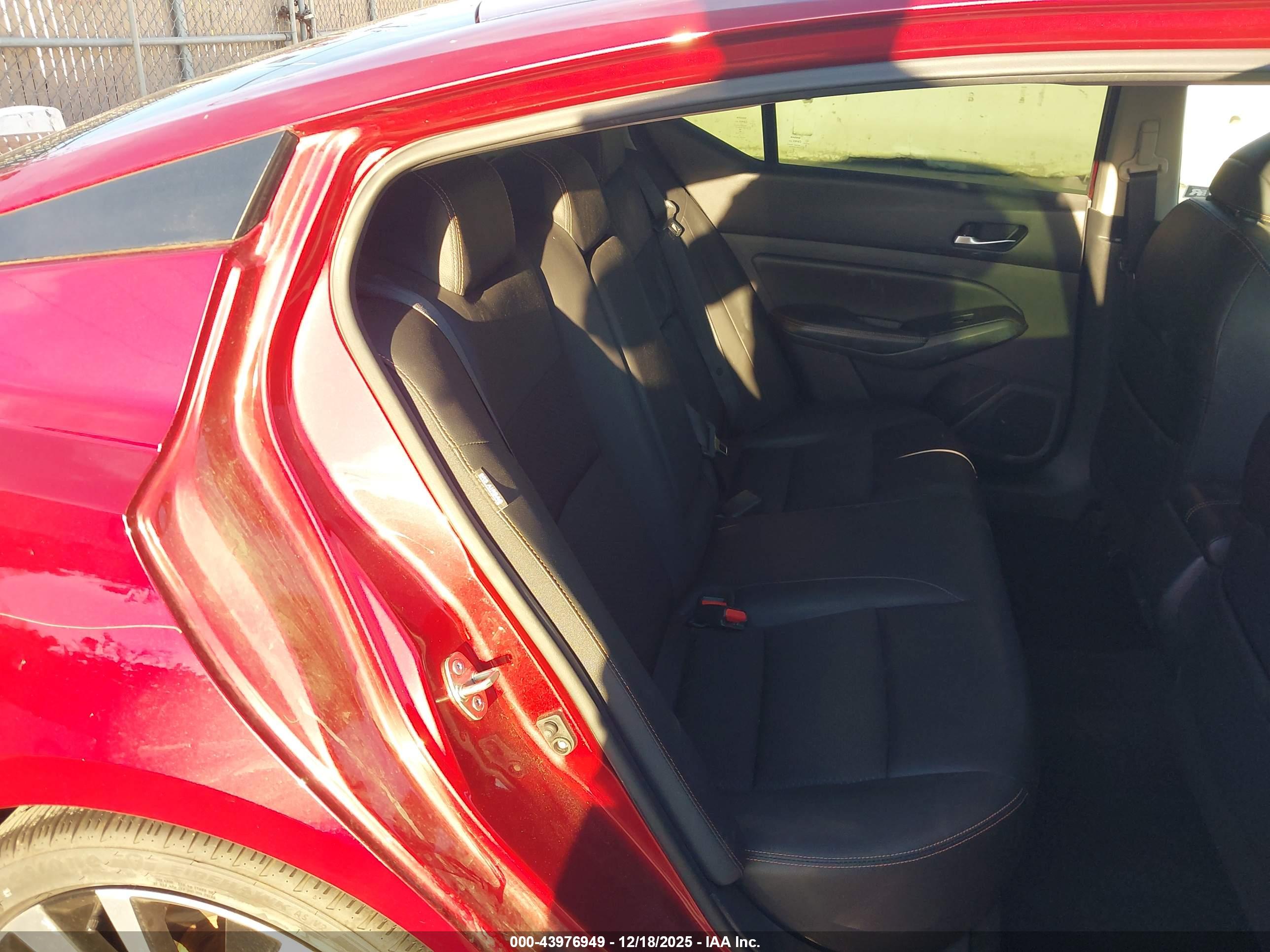 NISSAN ALTIMA image 8