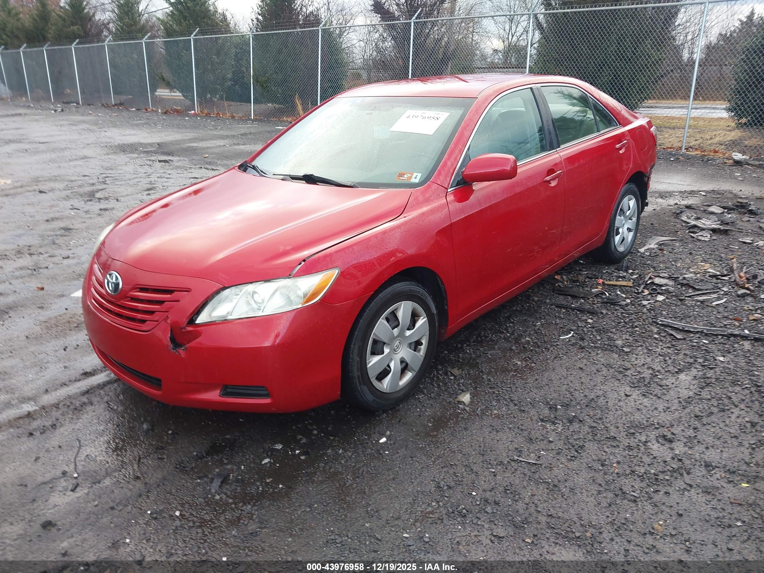 TOYOTA CAMRY image 2