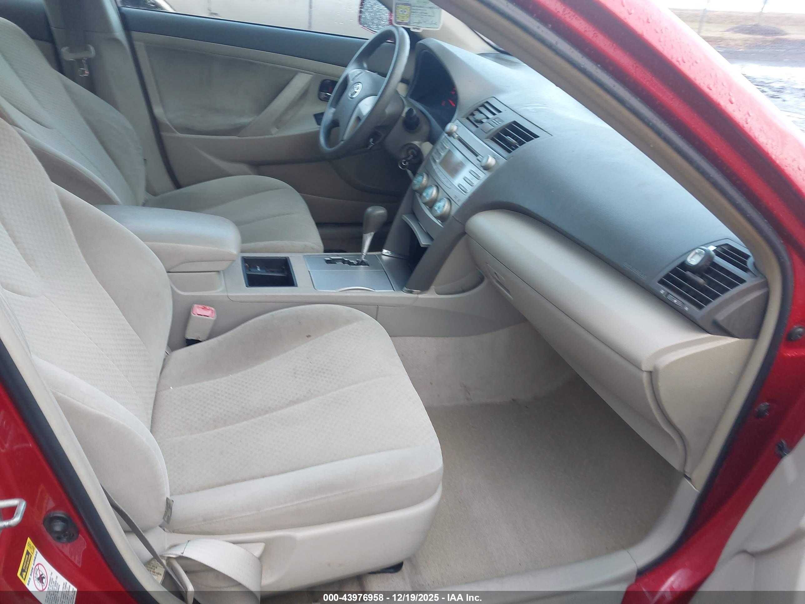 TOYOTA CAMRY image 5