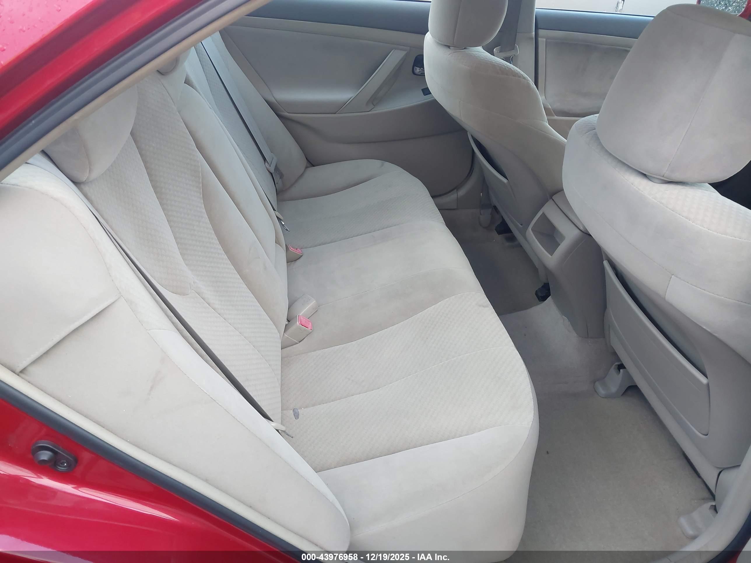 TOYOTA CAMRY image 8
