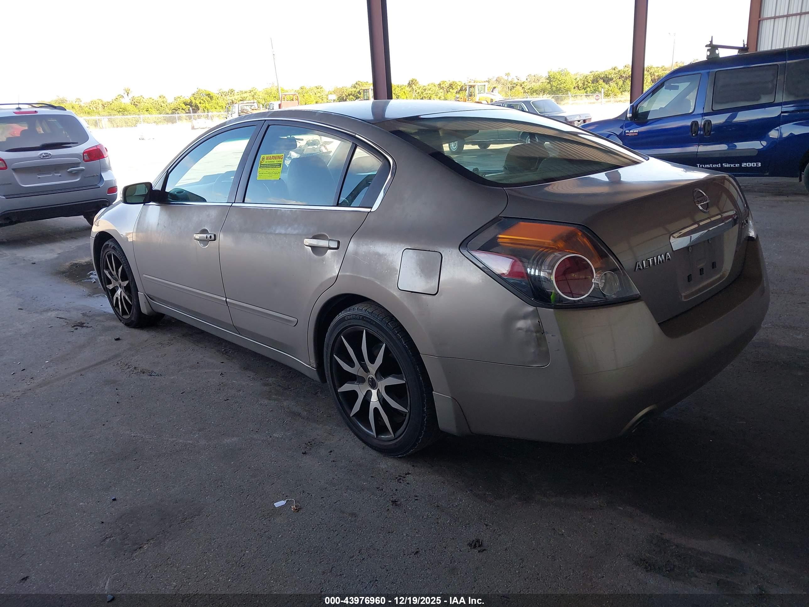 NISSAN ALTIMA image 3