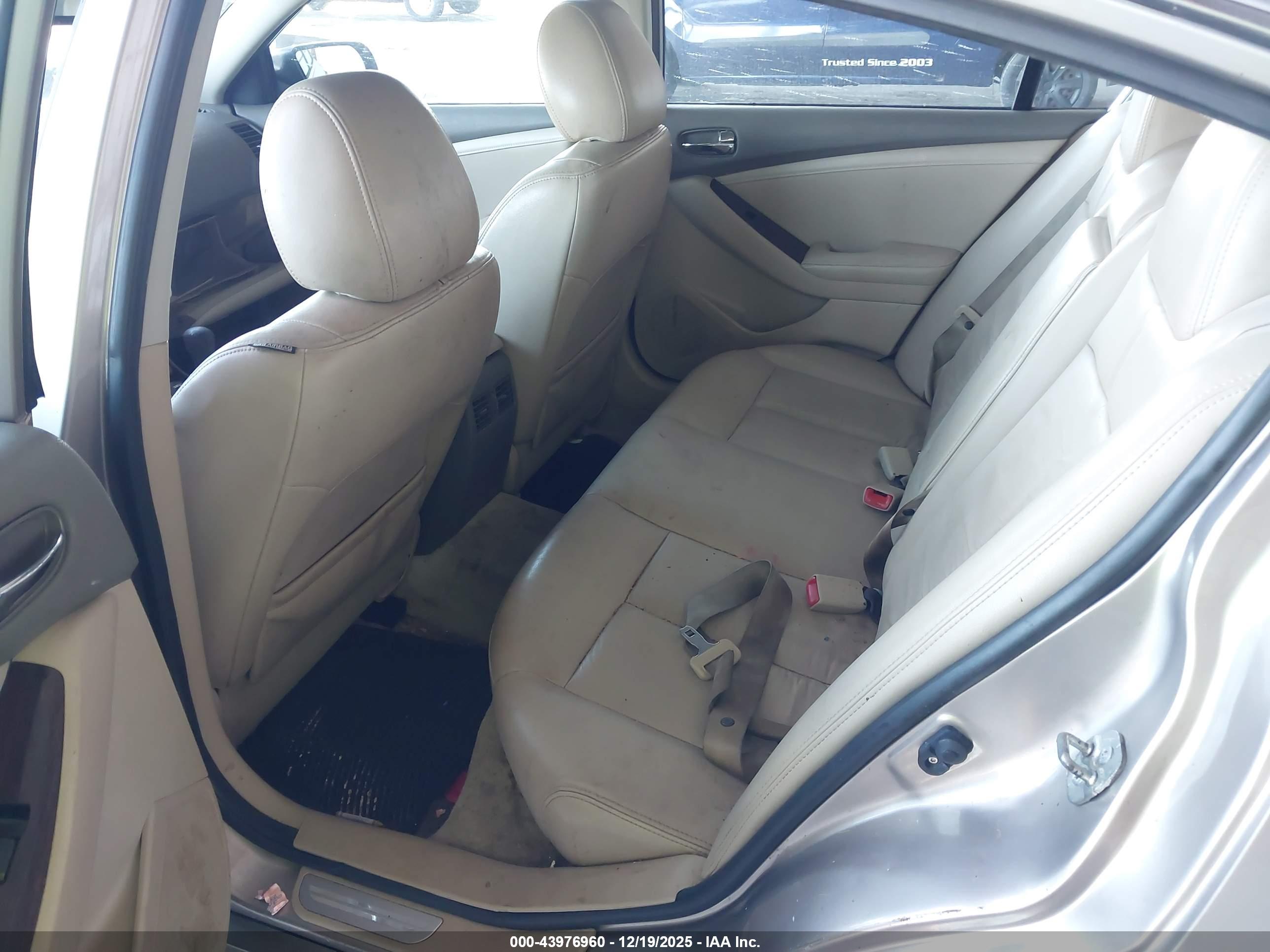 NISSAN ALTIMA image 8