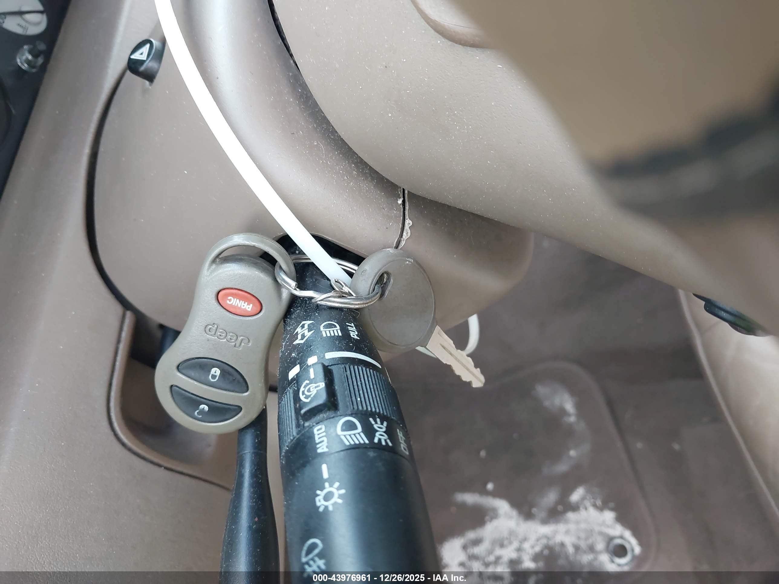JEEP GRAND image 11