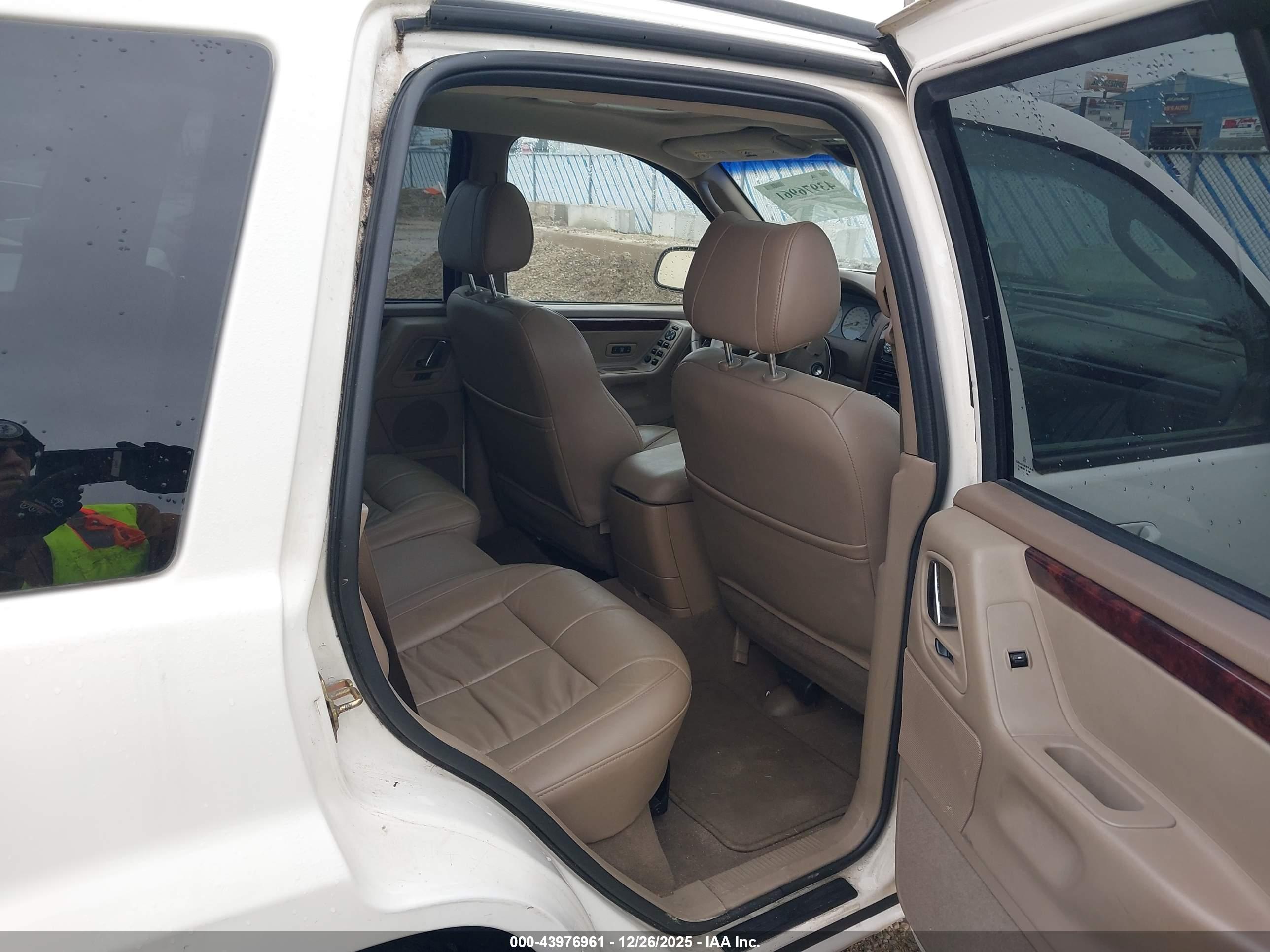 JEEP GRAND image 8