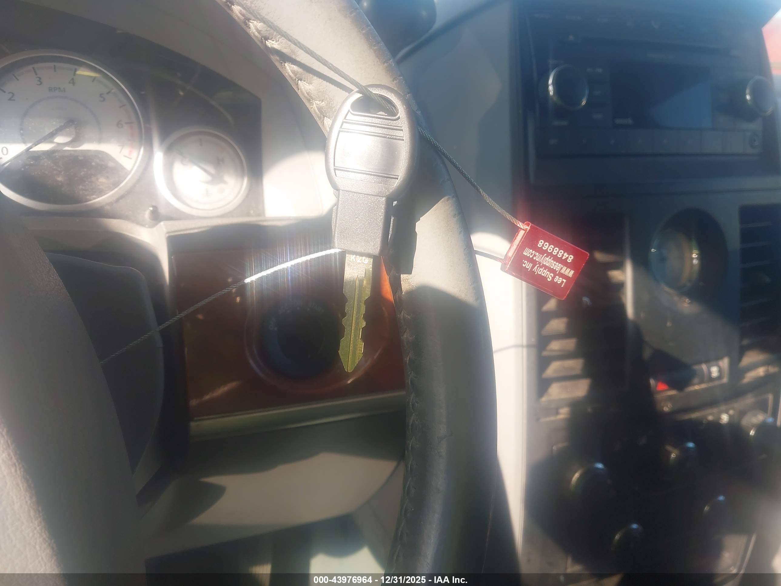 CHRYSLER TOWN image 11