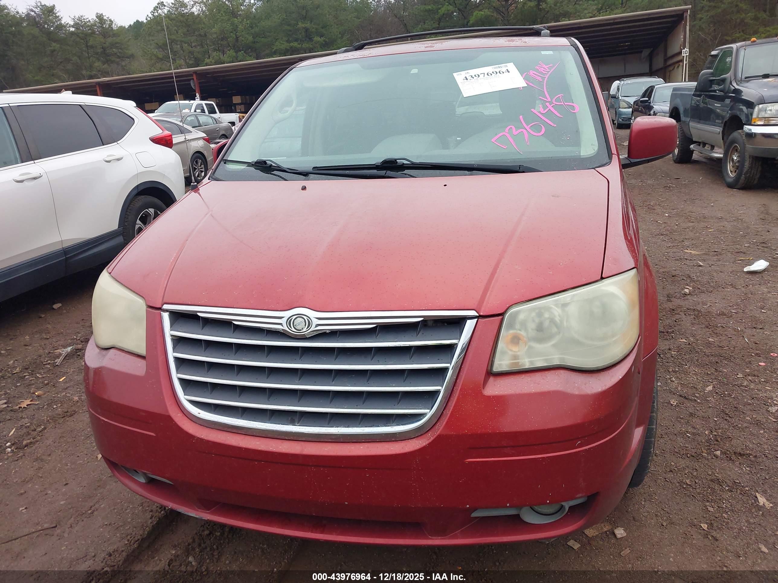 CHRYSLER TOWN image 6