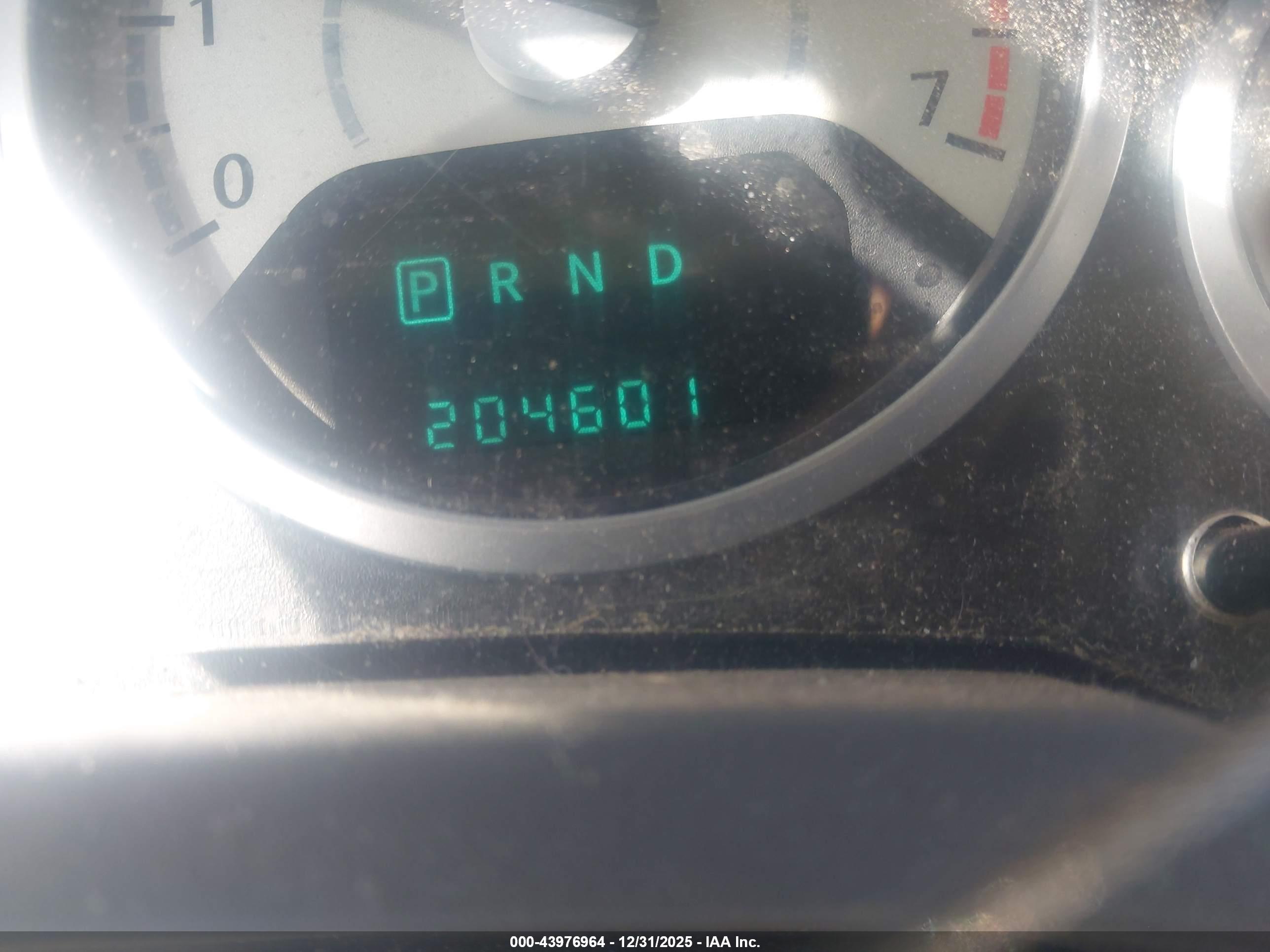 CHRYSLER TOWN image 7