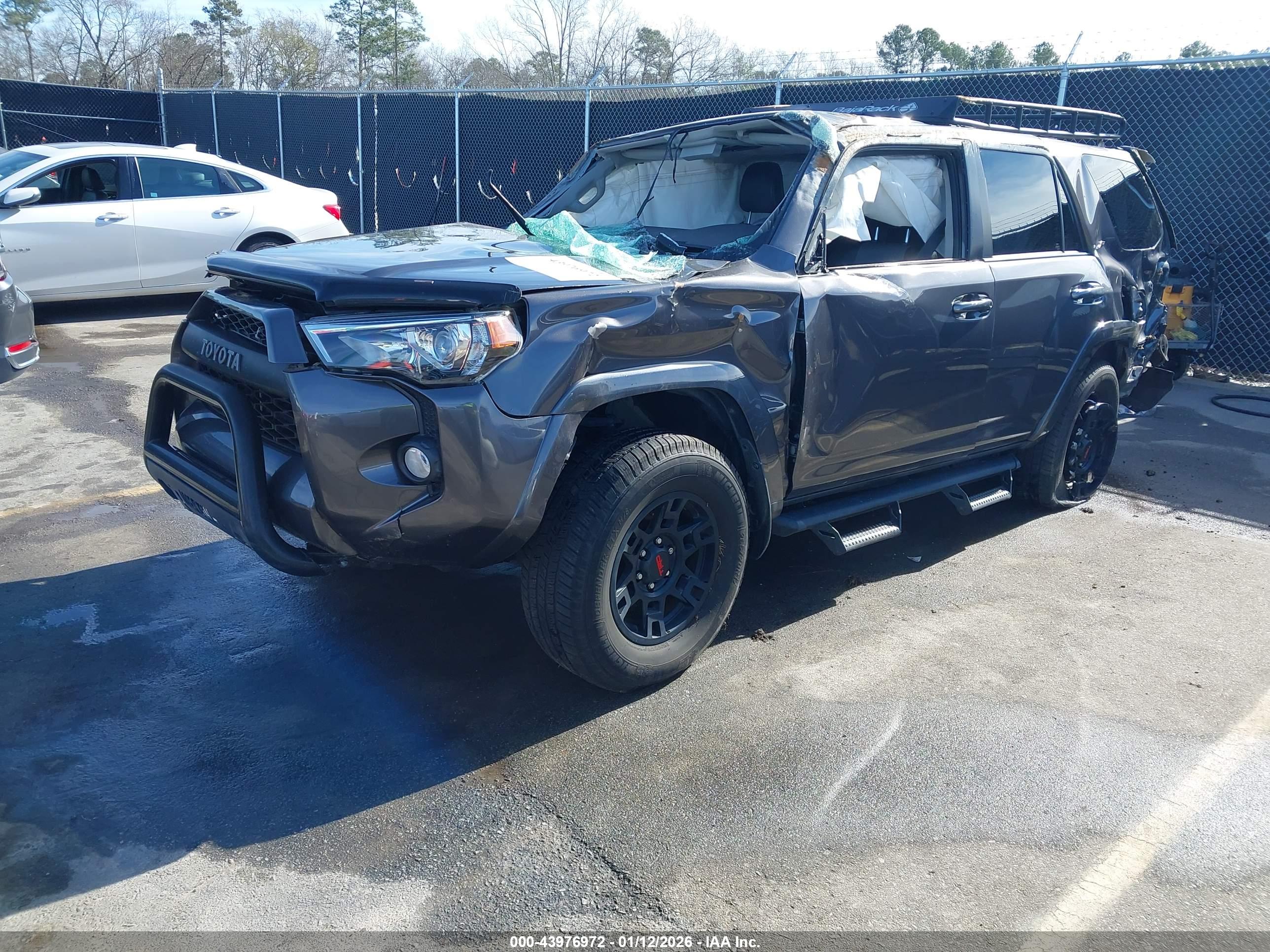 TOYOTA 4RUNNER image 2
