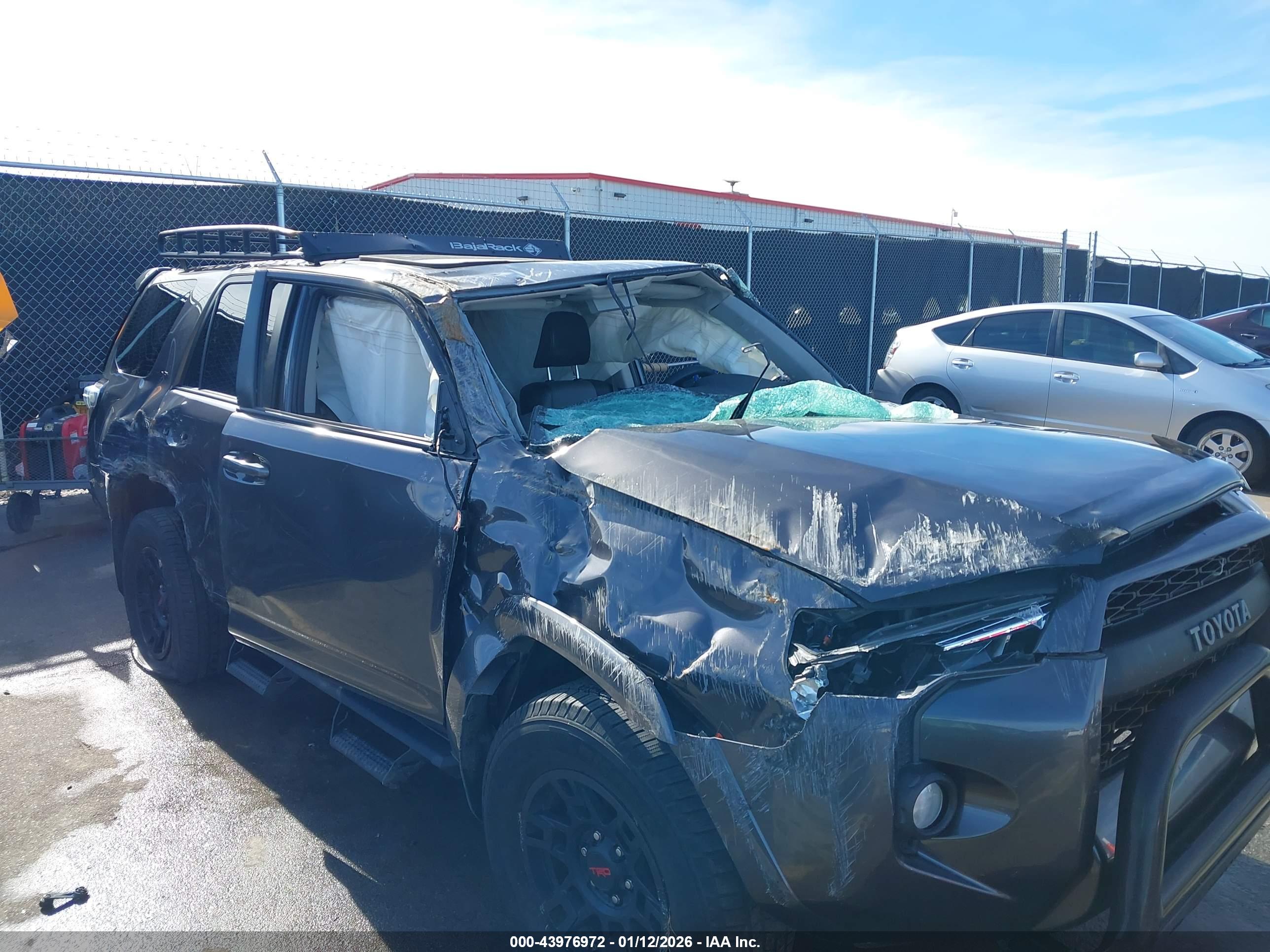 TOYOTA 4RUNNER image 6