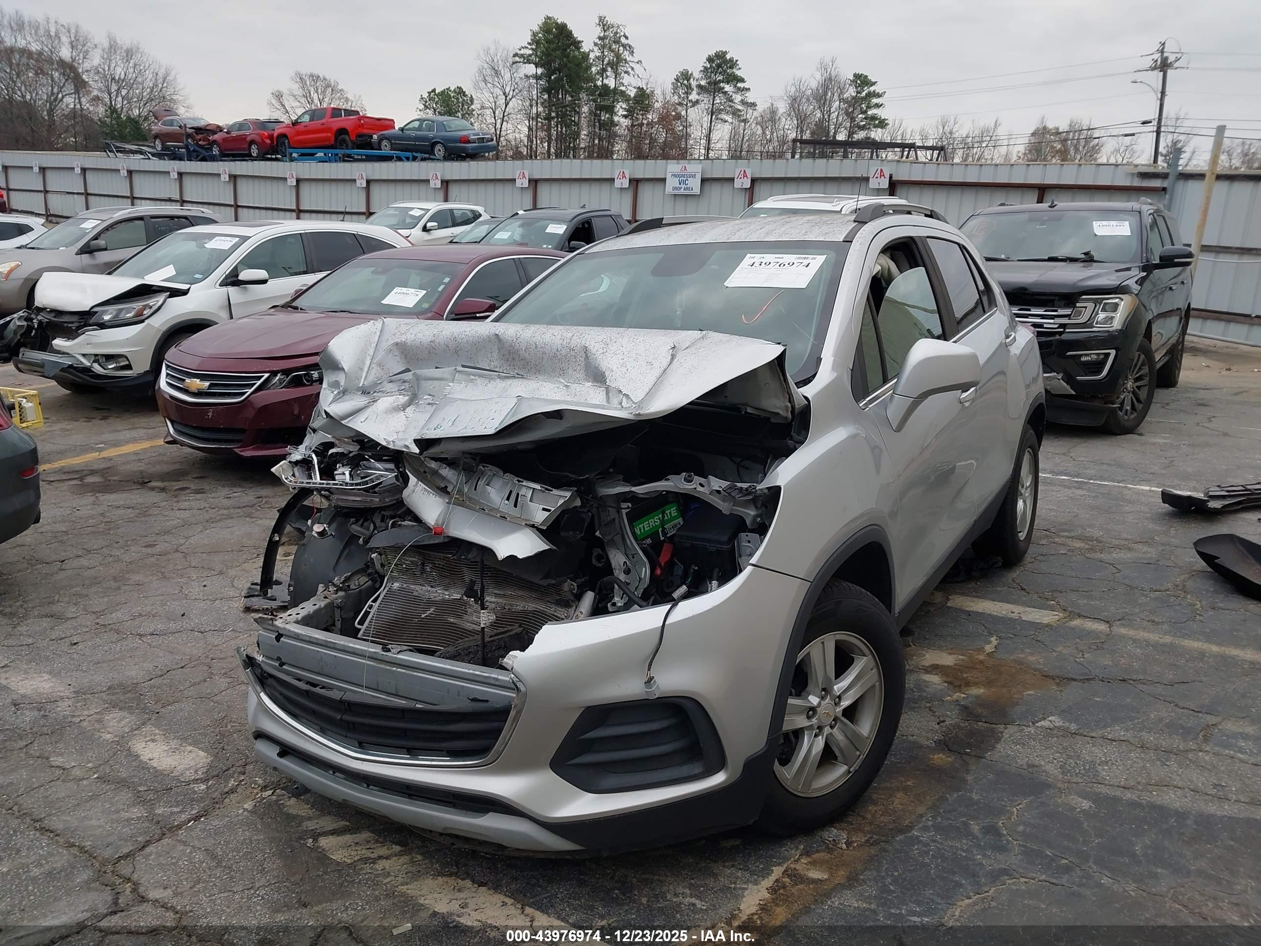 CHEVROLET TRAX image 2