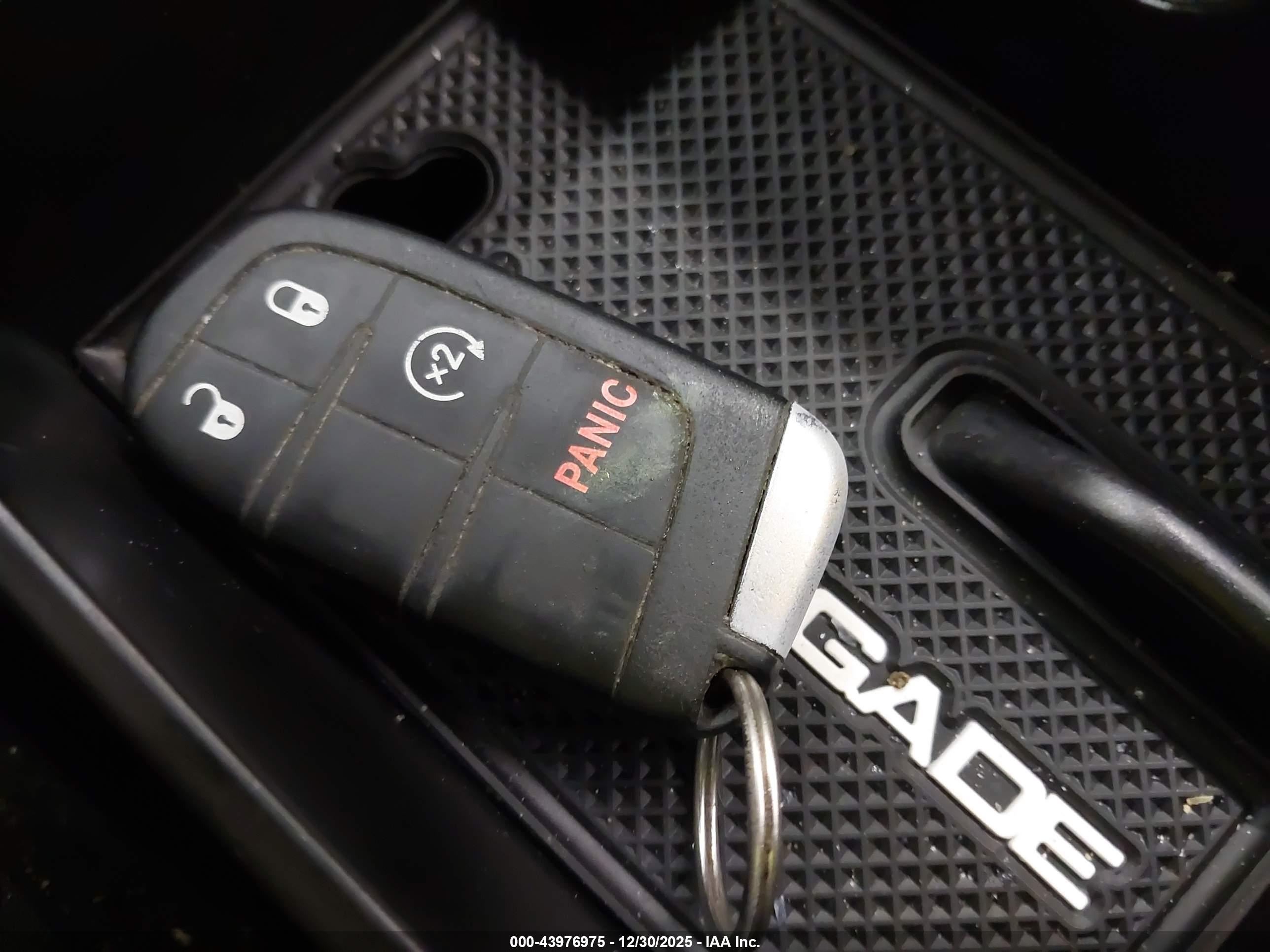 JEEP RENEGADE image 11
