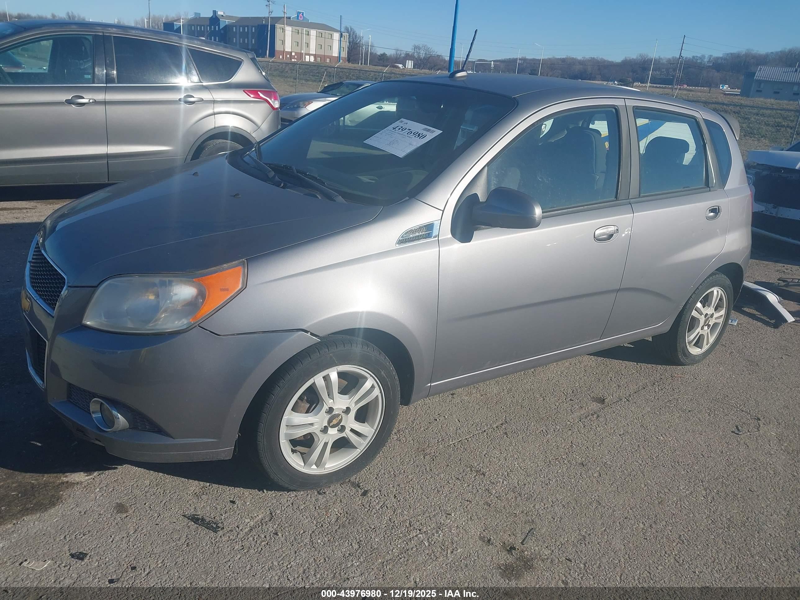 CHEVROLET AVEO image 2