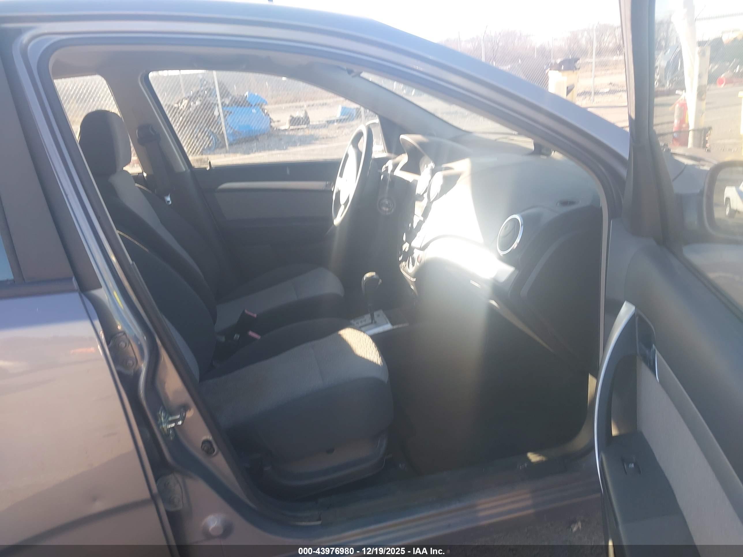 CHEVROLET AVEO image 8