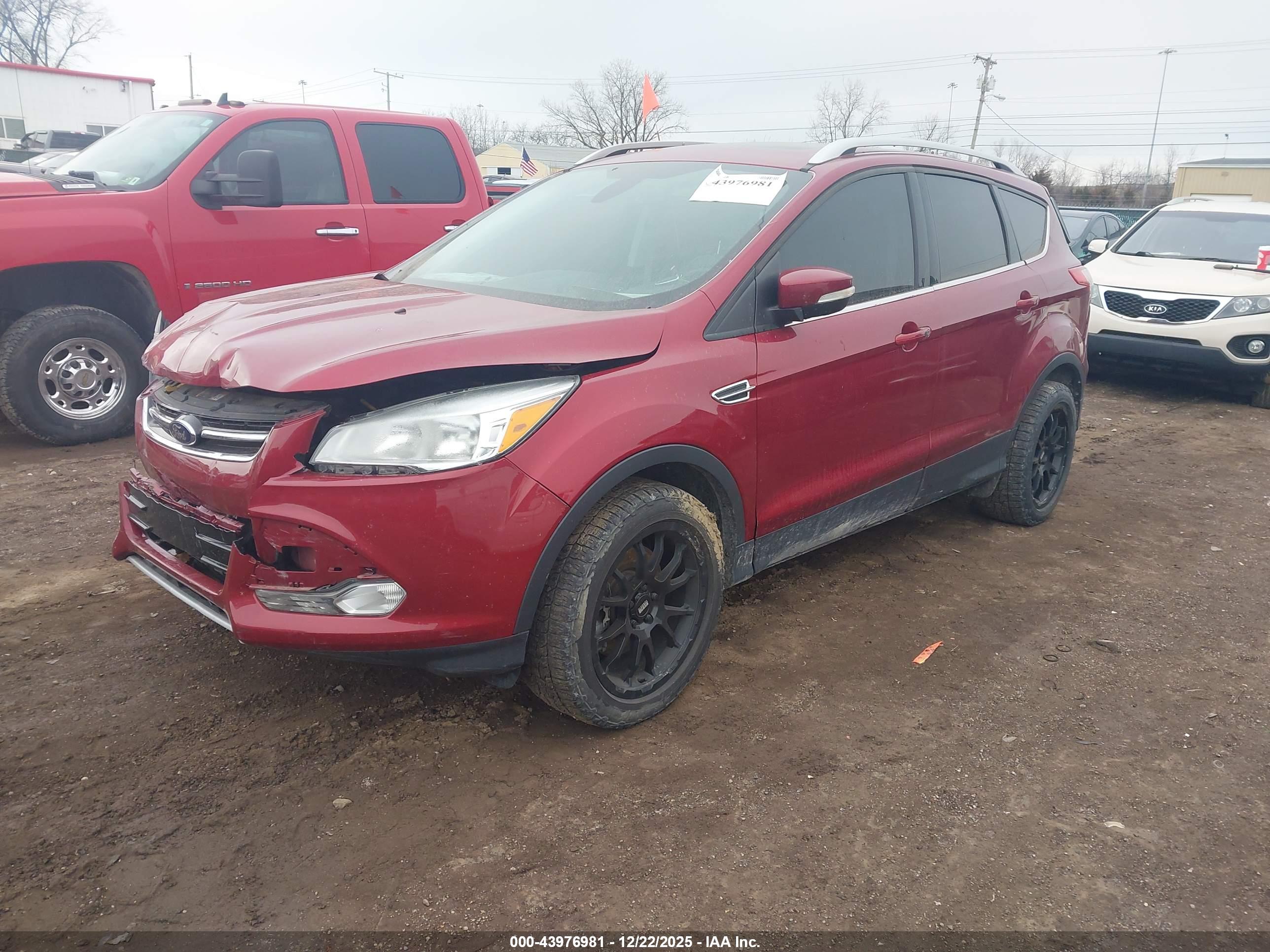 FORD ESCAPE image 2