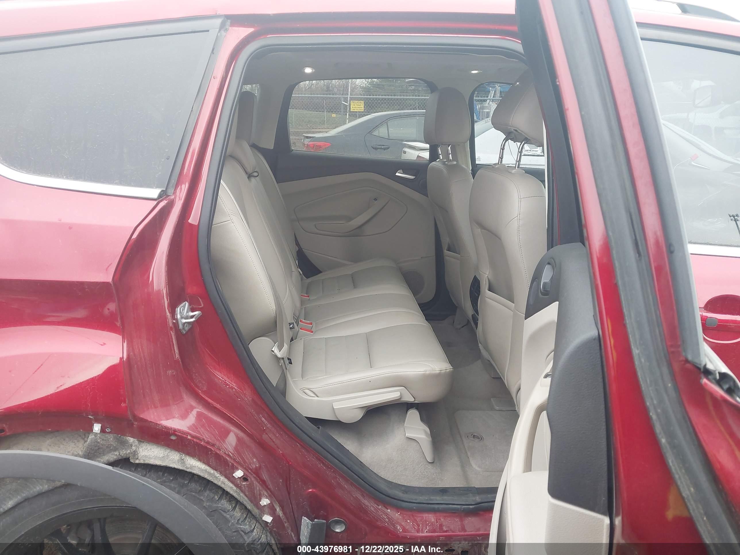 FORD ESCAPE image 8