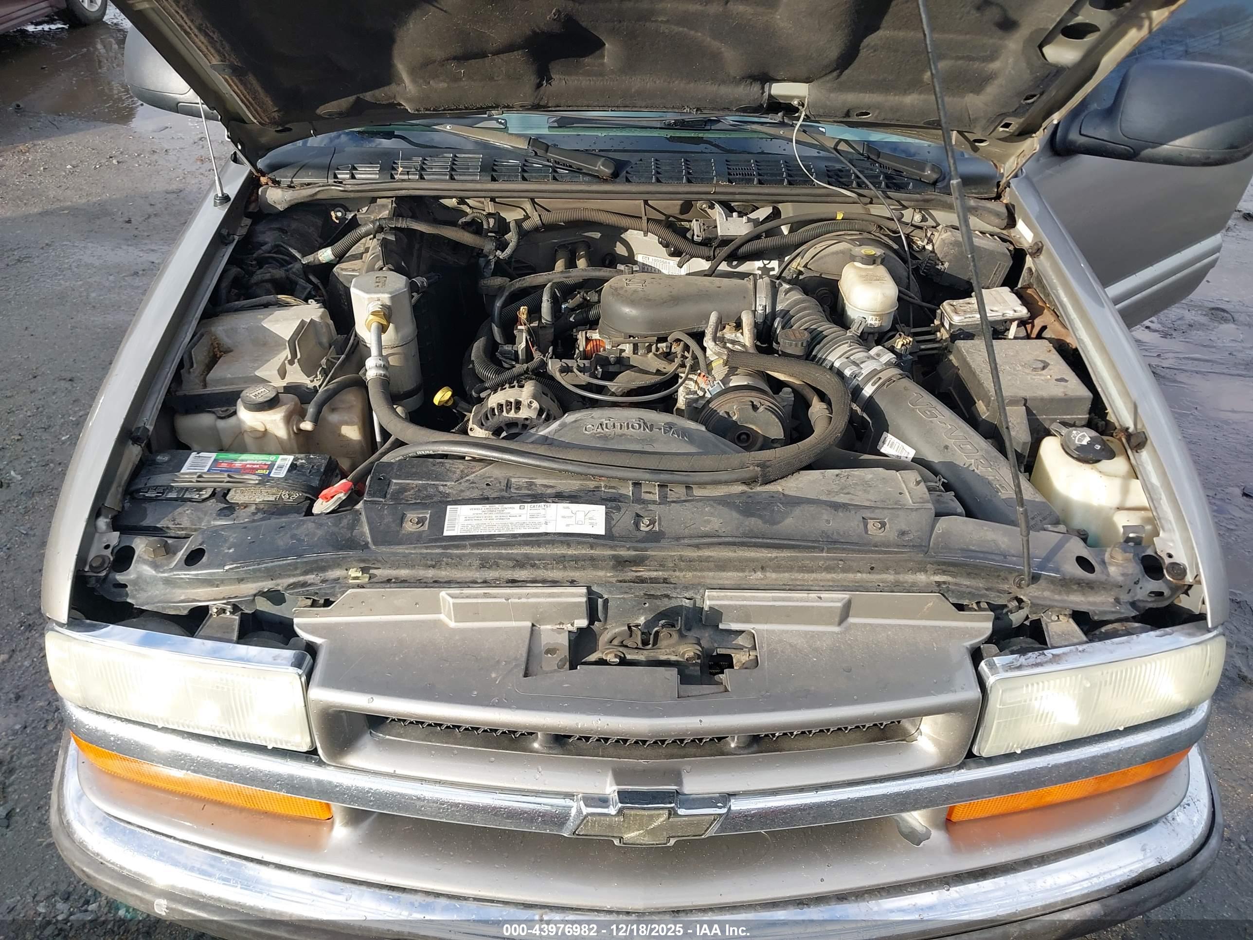 CHEVROLET BLAZER image 10