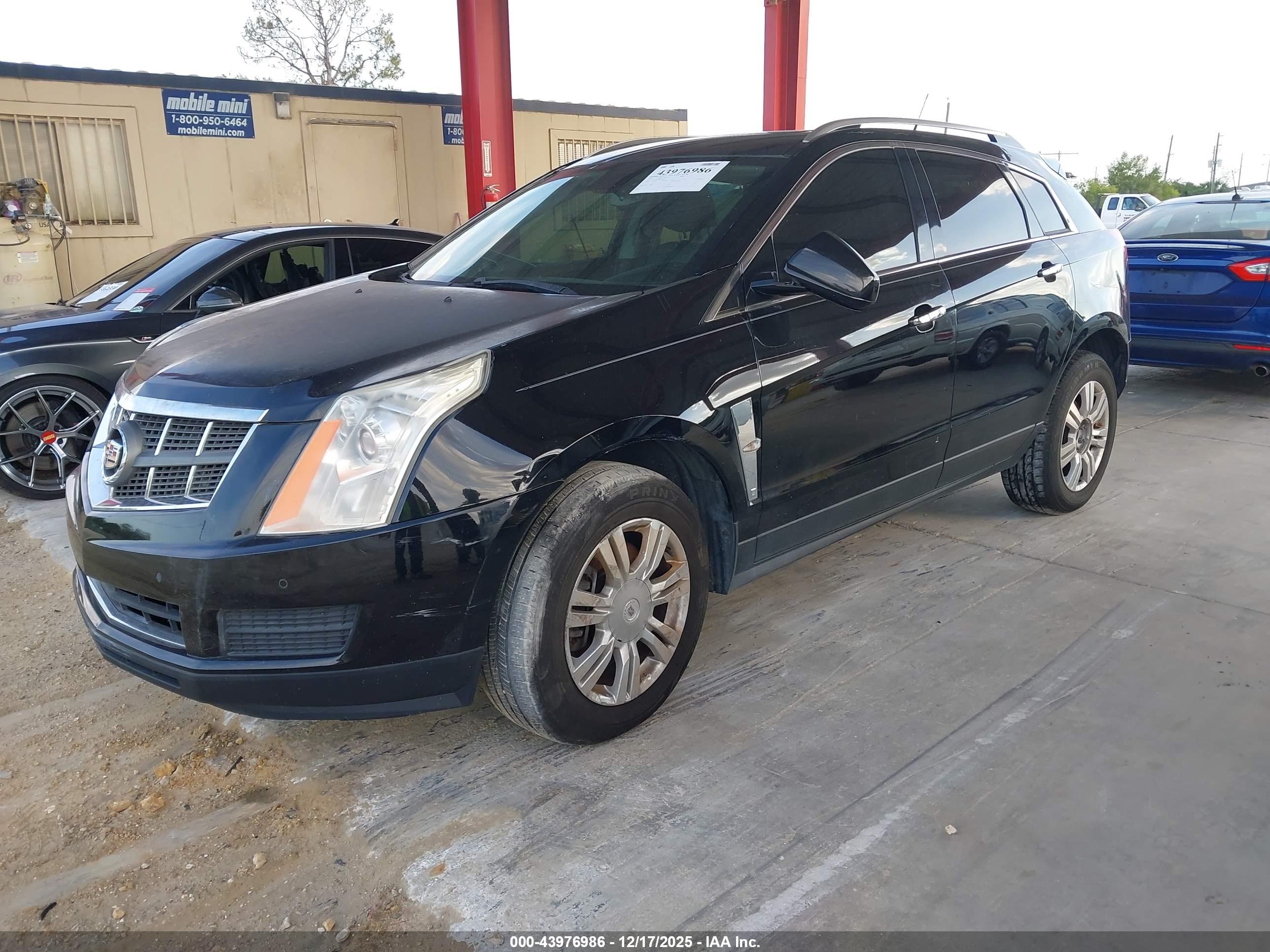 CADILLAC SRX image 2