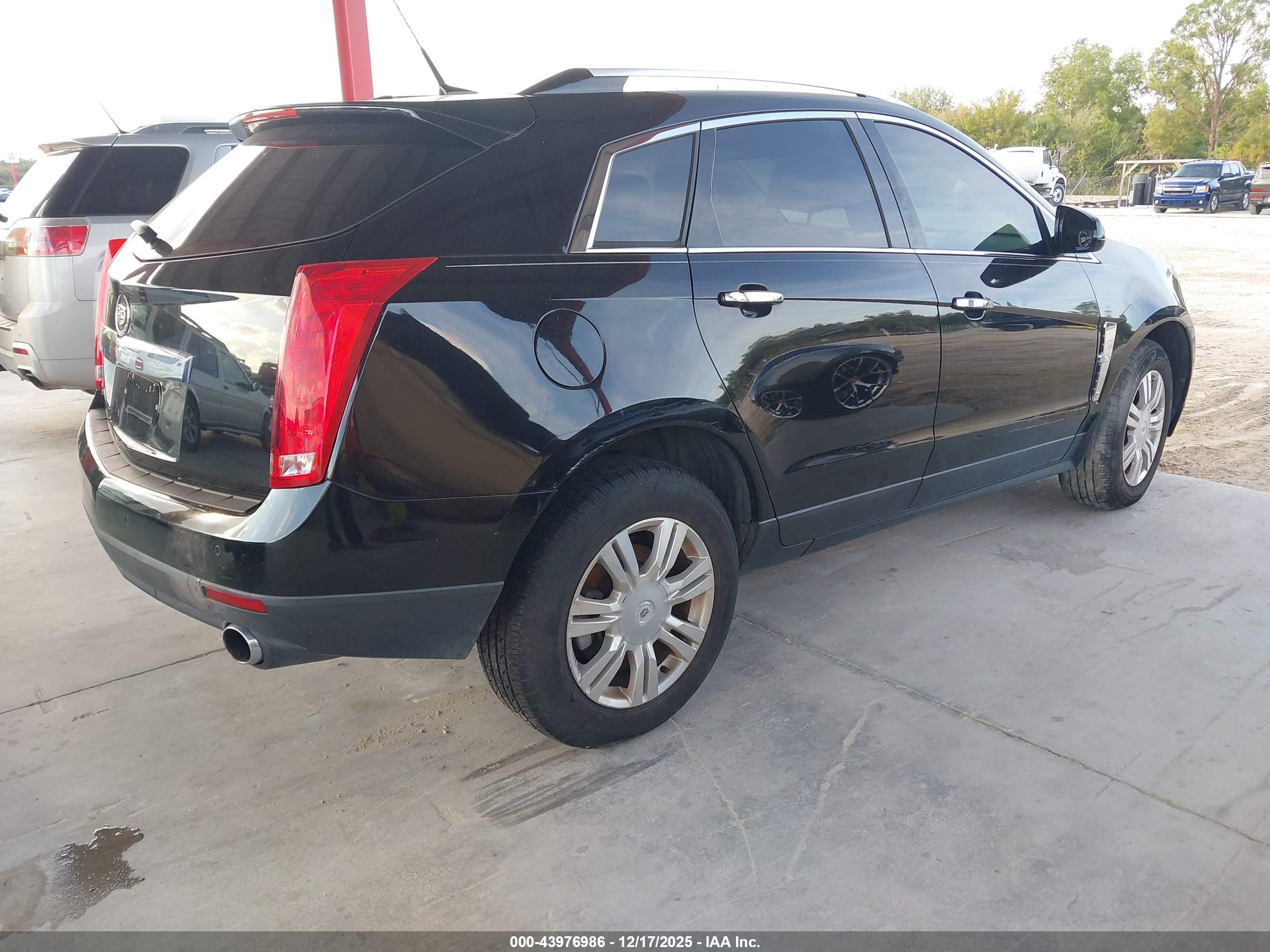 CADILLAC SRX image 4
