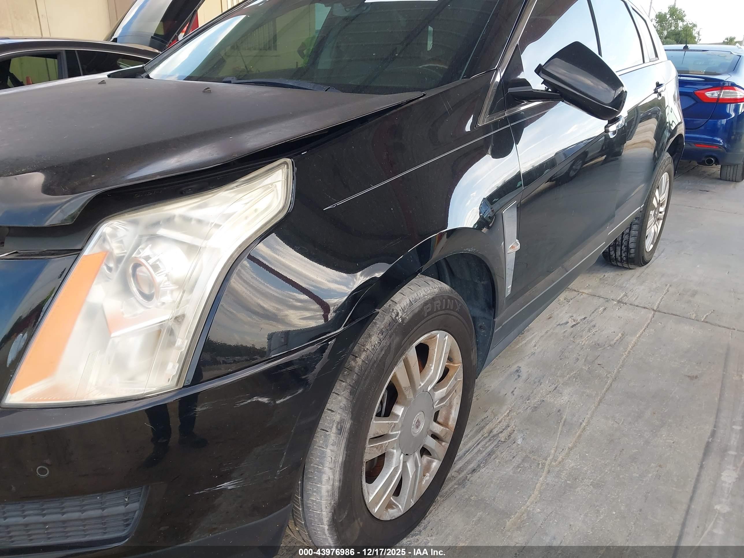 CADILLAC SRX image 6
