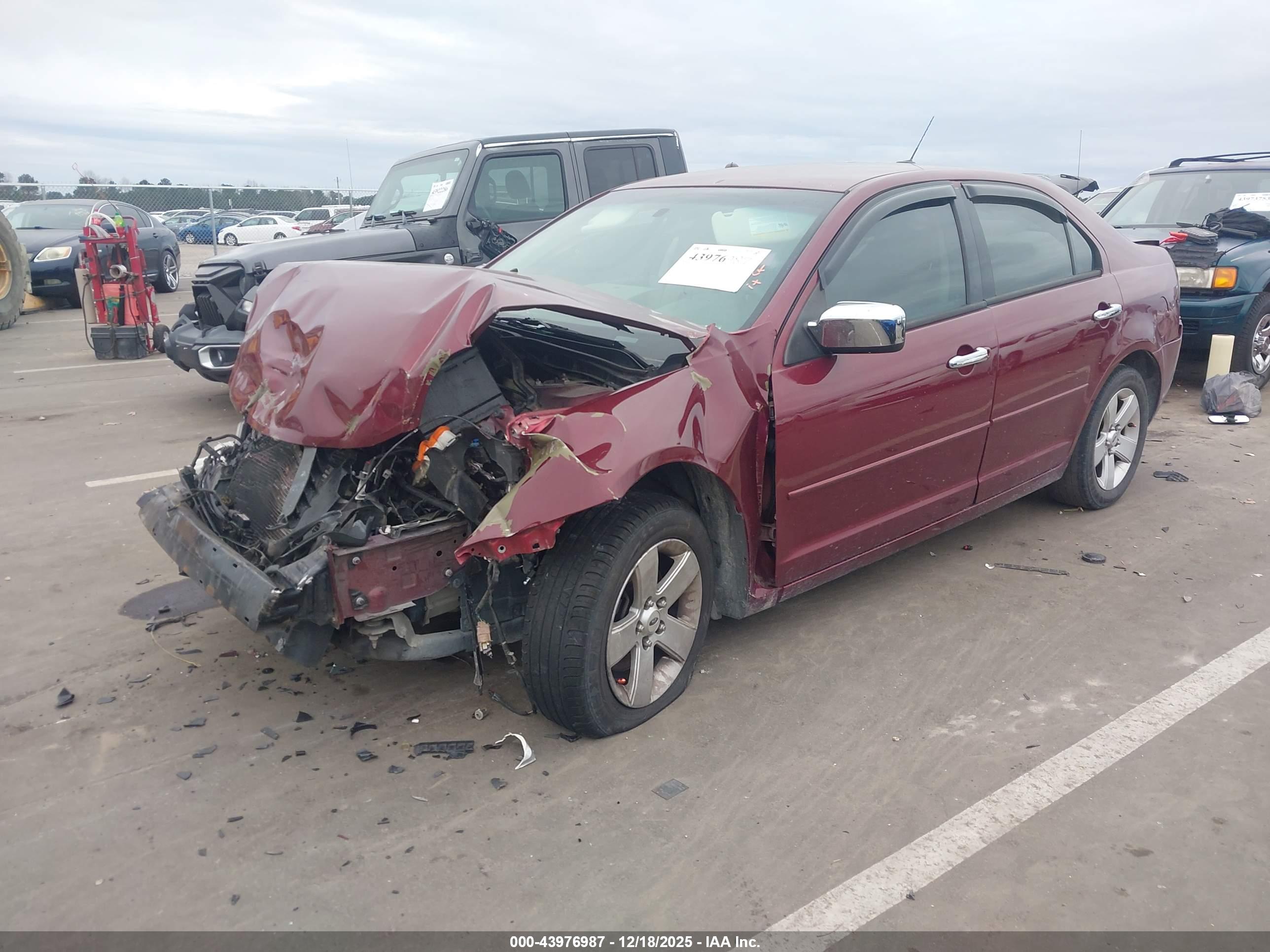 FORD FUSION image 2