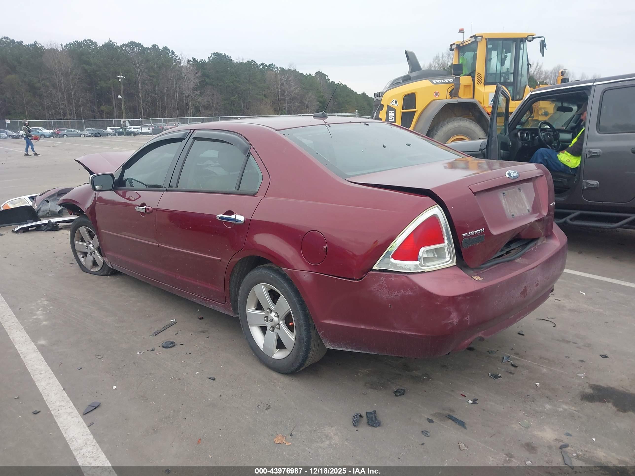 FORD FUSION image 3