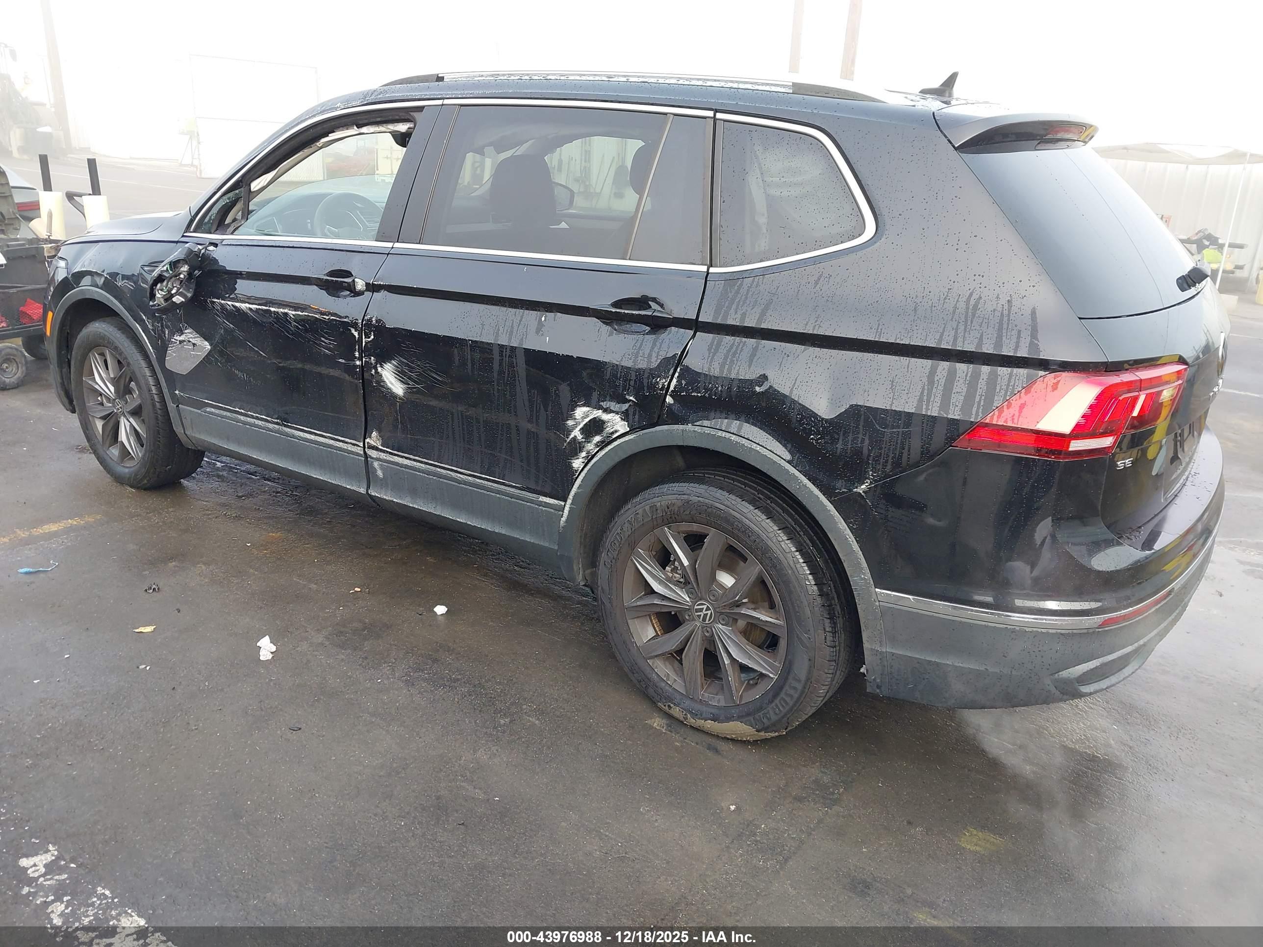 VOLKSWAGEN TIGUAN image 3