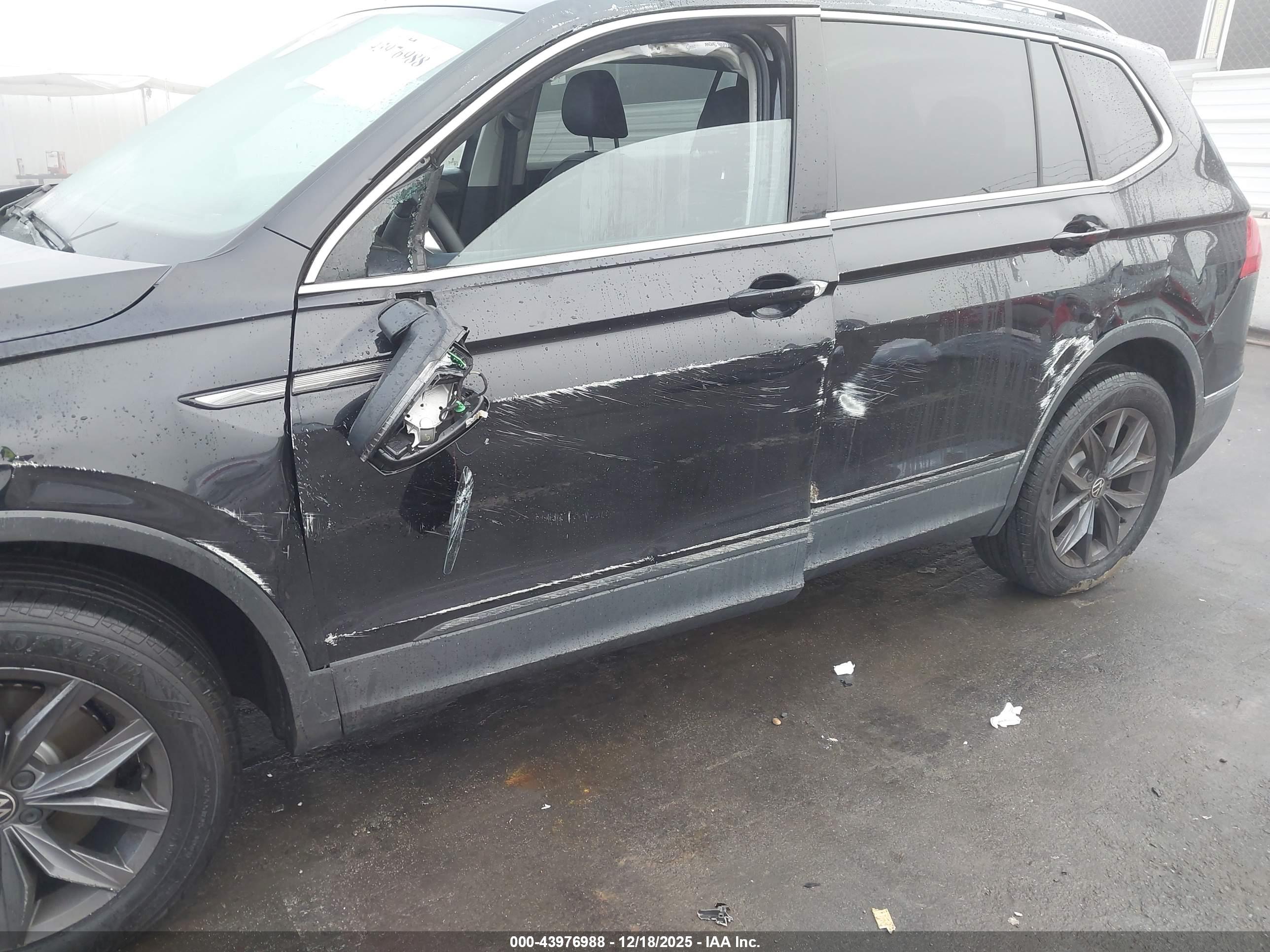 VOLKSWAGEN TIGUAN image 6