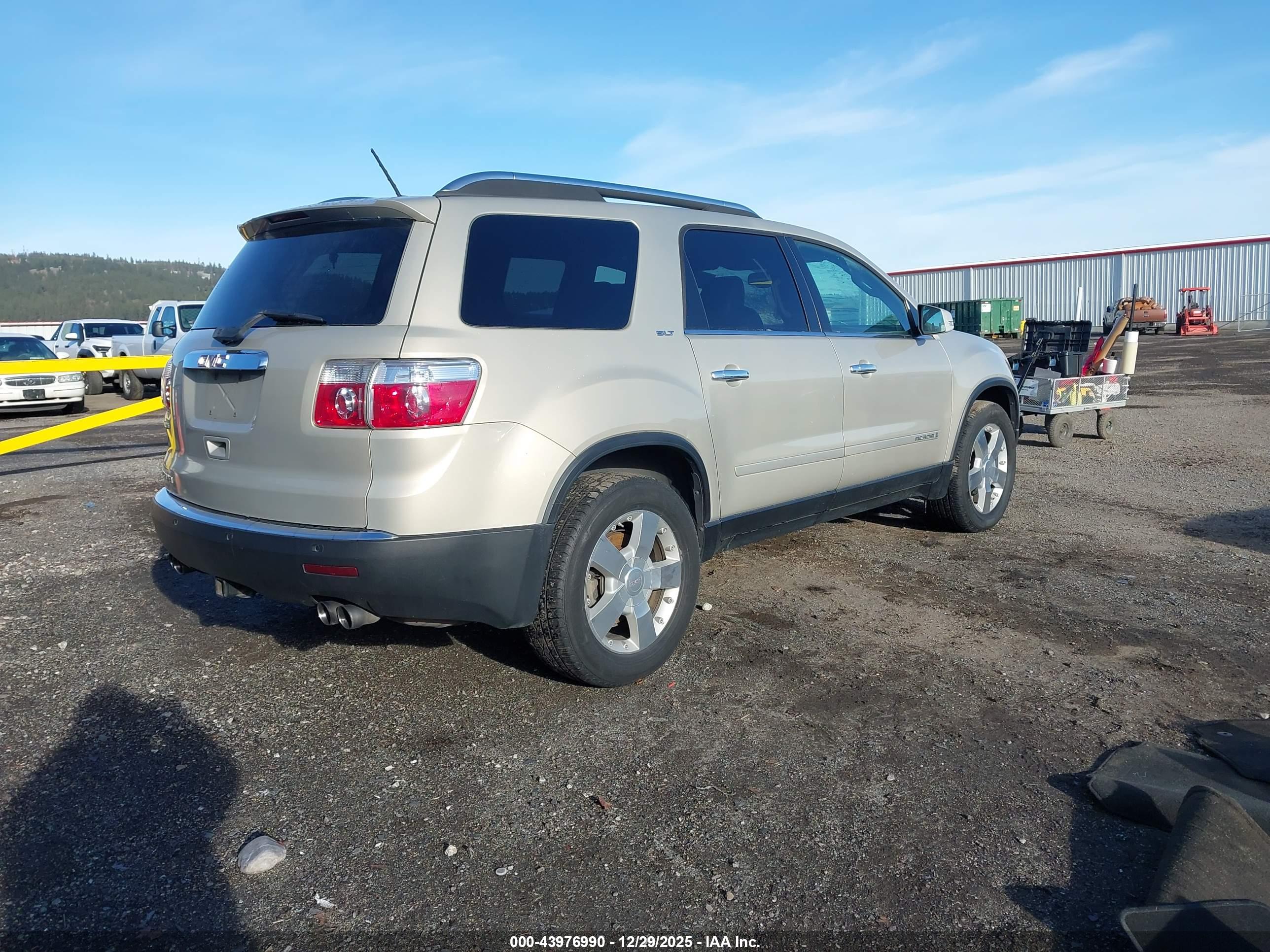 GMC ACADIA image 4