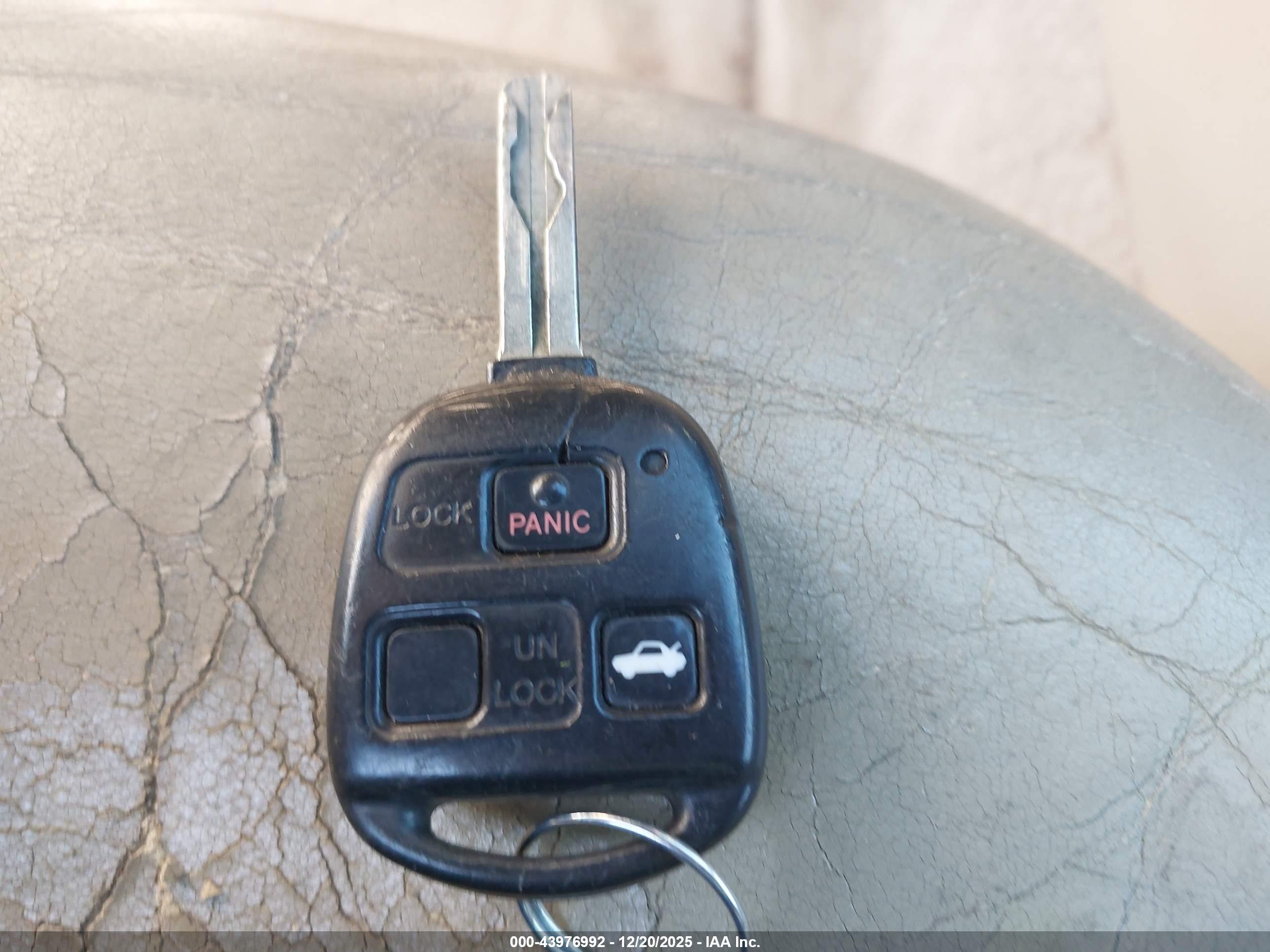 LEXUS ES image 11