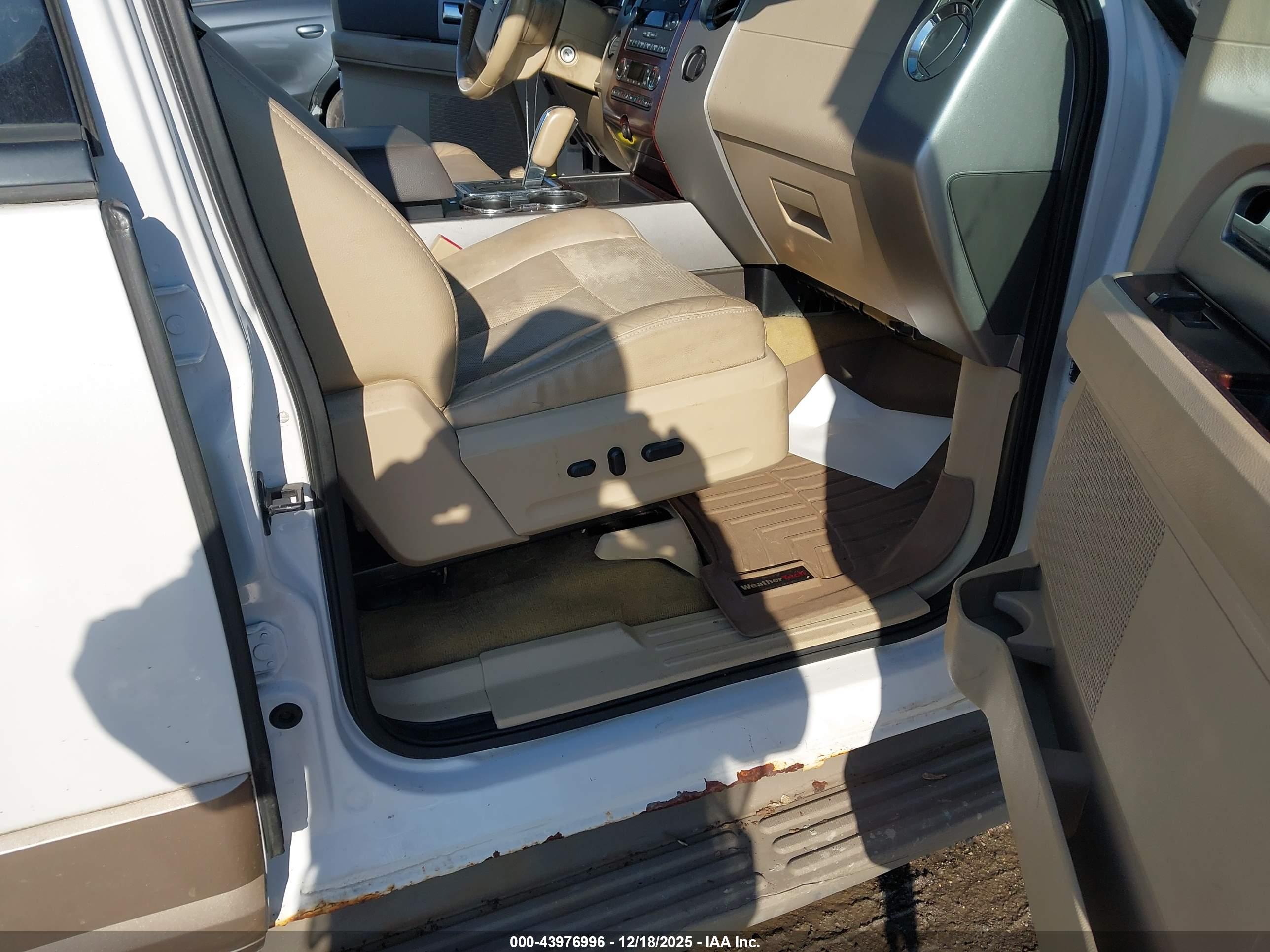 FORD EXPEDITION image 5